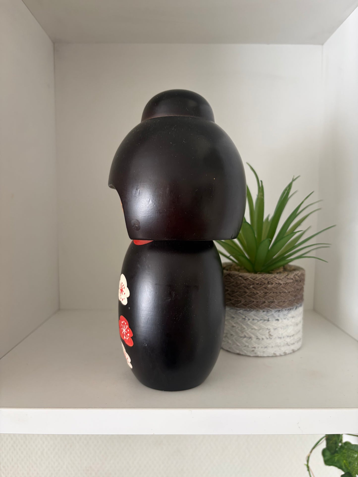 Vintage Sosaku kokeshi by Hajime Miyashita (1940-)