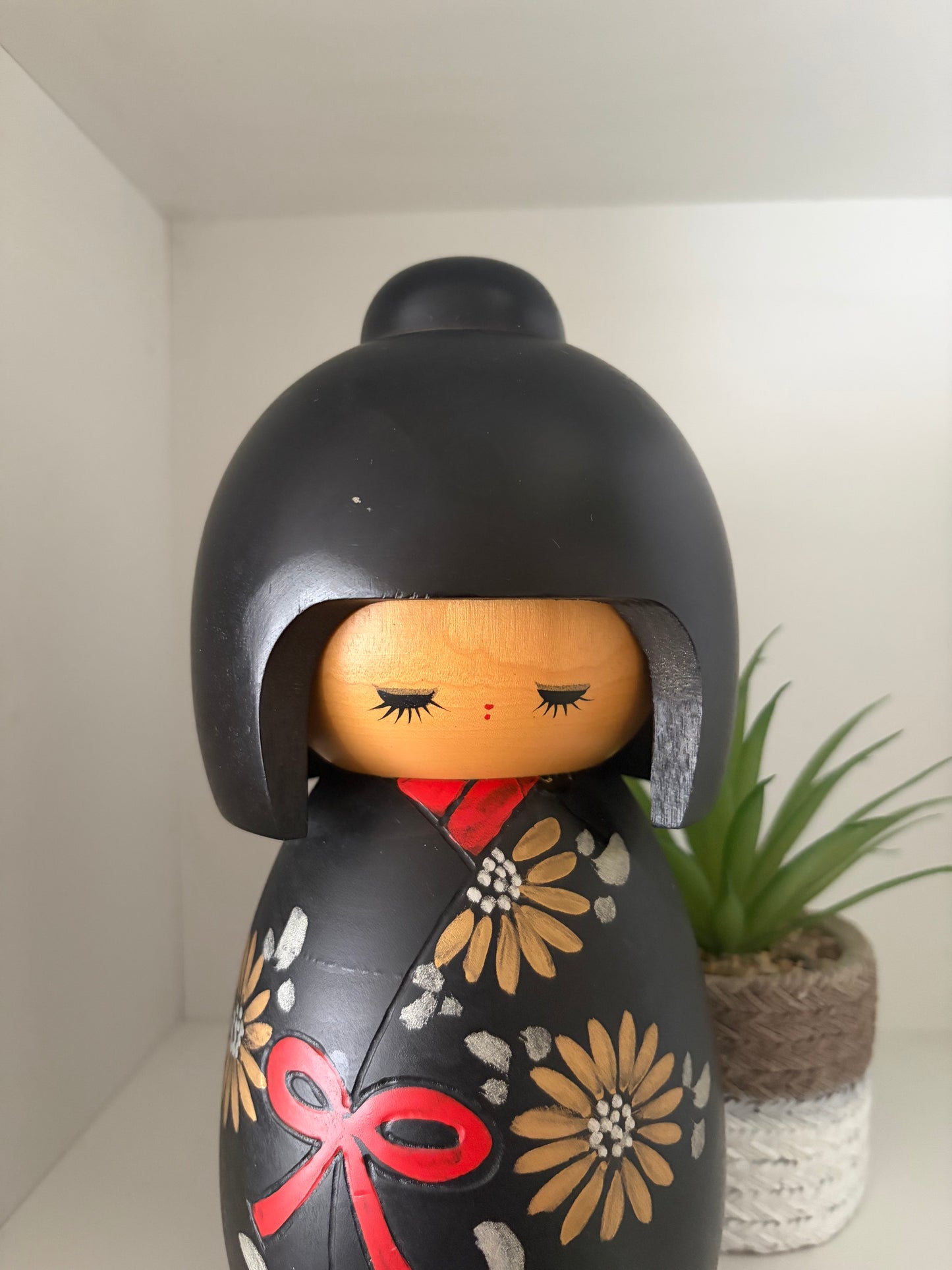 Vintage Chunky Gumma kokeshi by Hajime Miyashita (1940-)