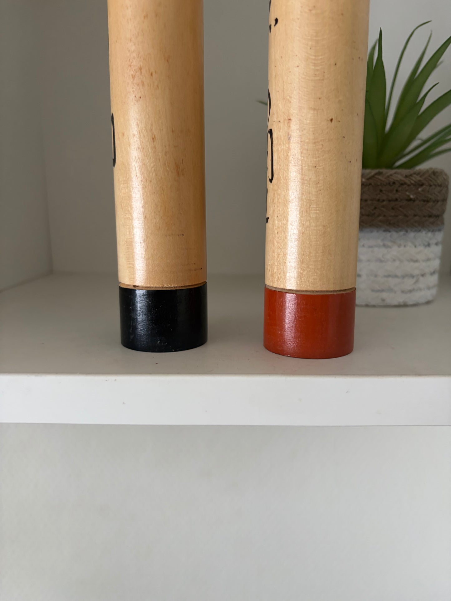 Vintage Sosaku kokeshi by Shido Shozan (1932-1995) - With box