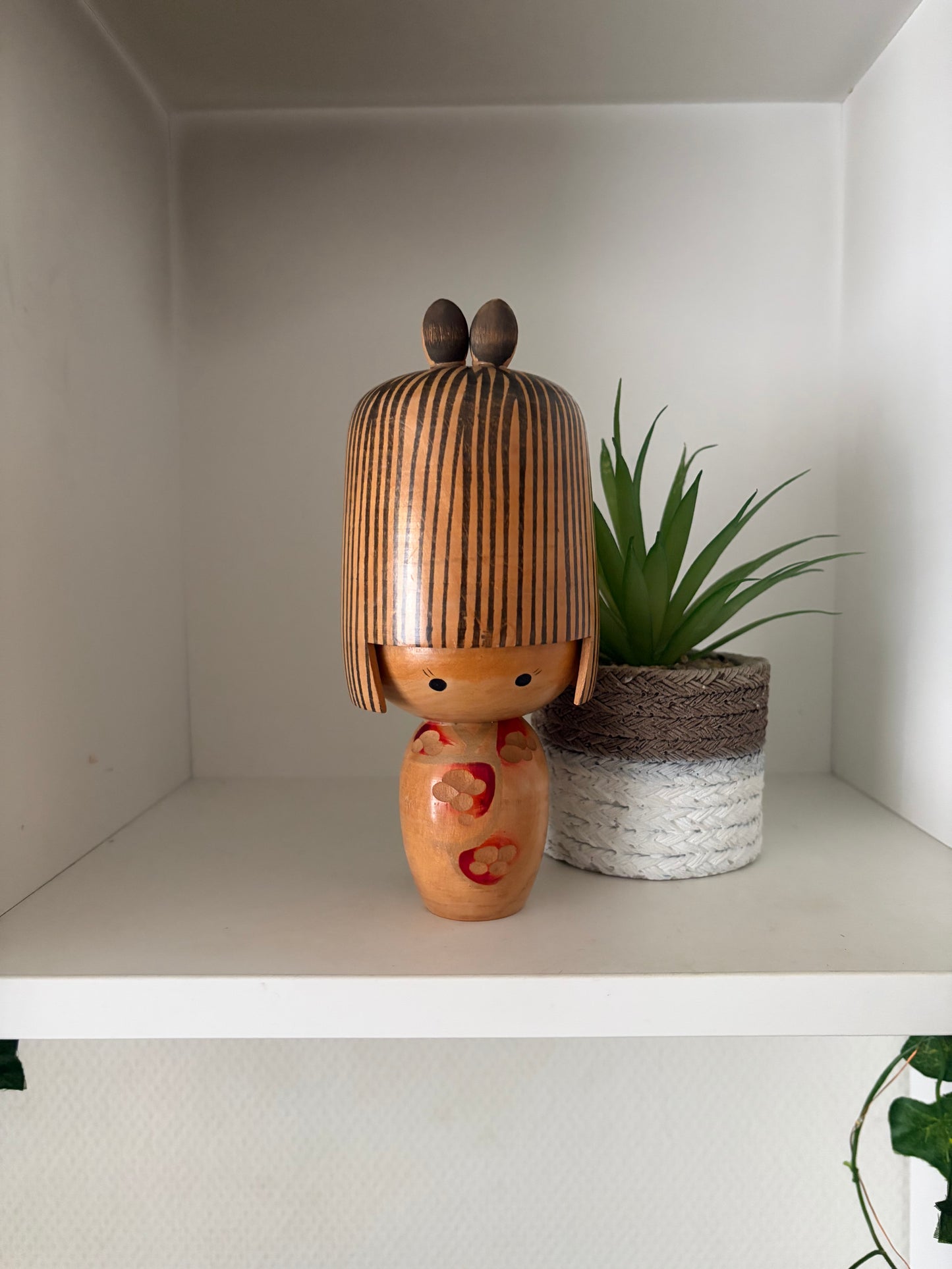 Rare vintage Sosaku kokeshi by Inosuke Kobayashi (1931-)