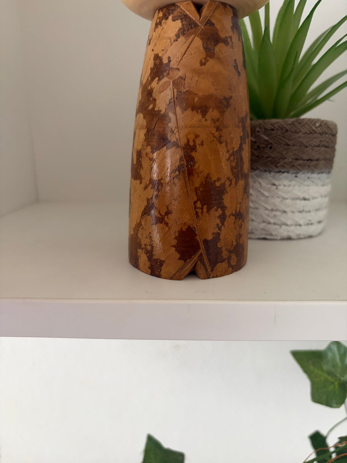 Rare vintage Sosaku kokeshi by Issetsu Kuribayashi (1924 - 2011)