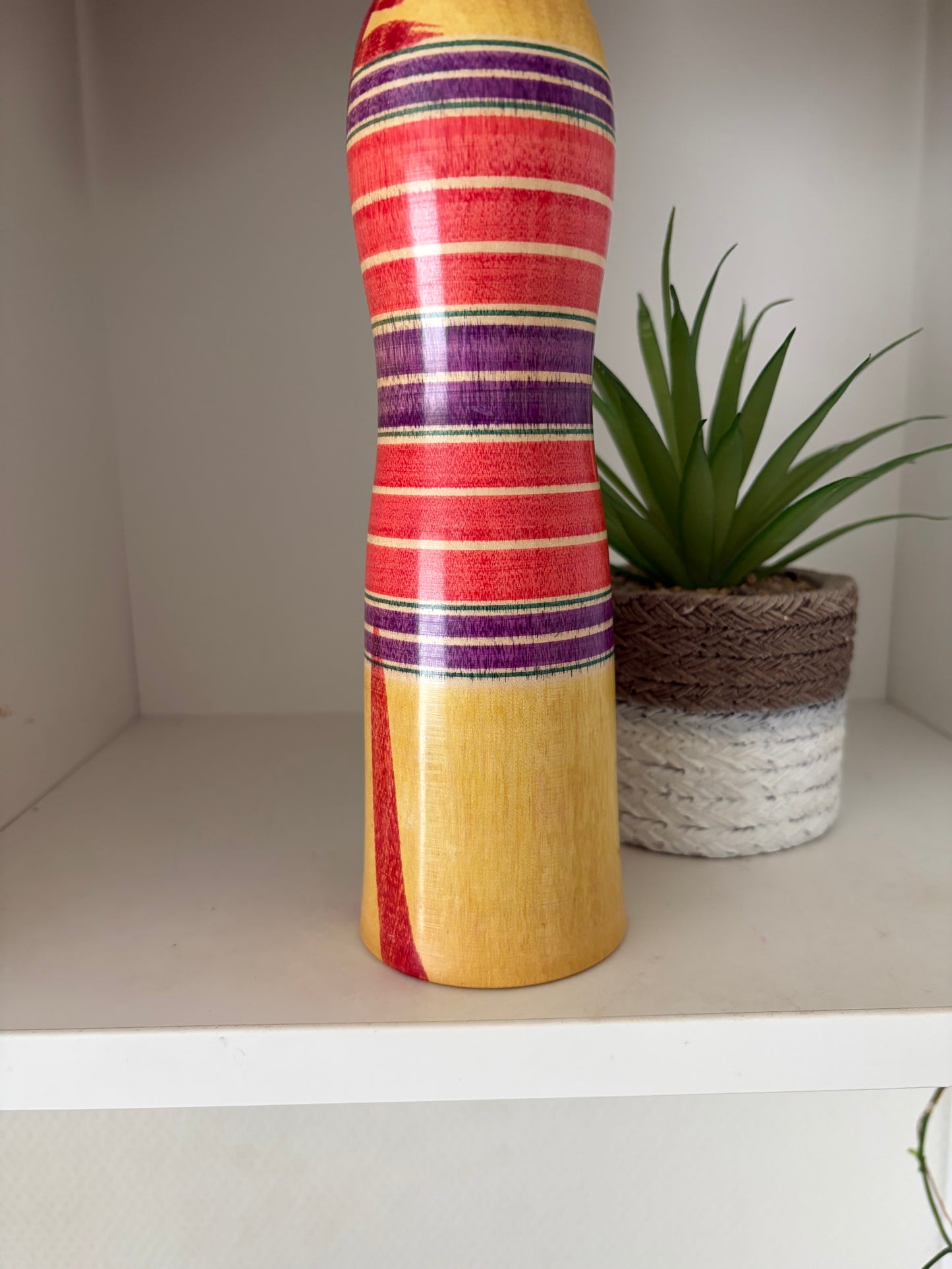 Rare vintage traditional Yajiro kokeshi by Niiyama Toru - With rattle inside the head