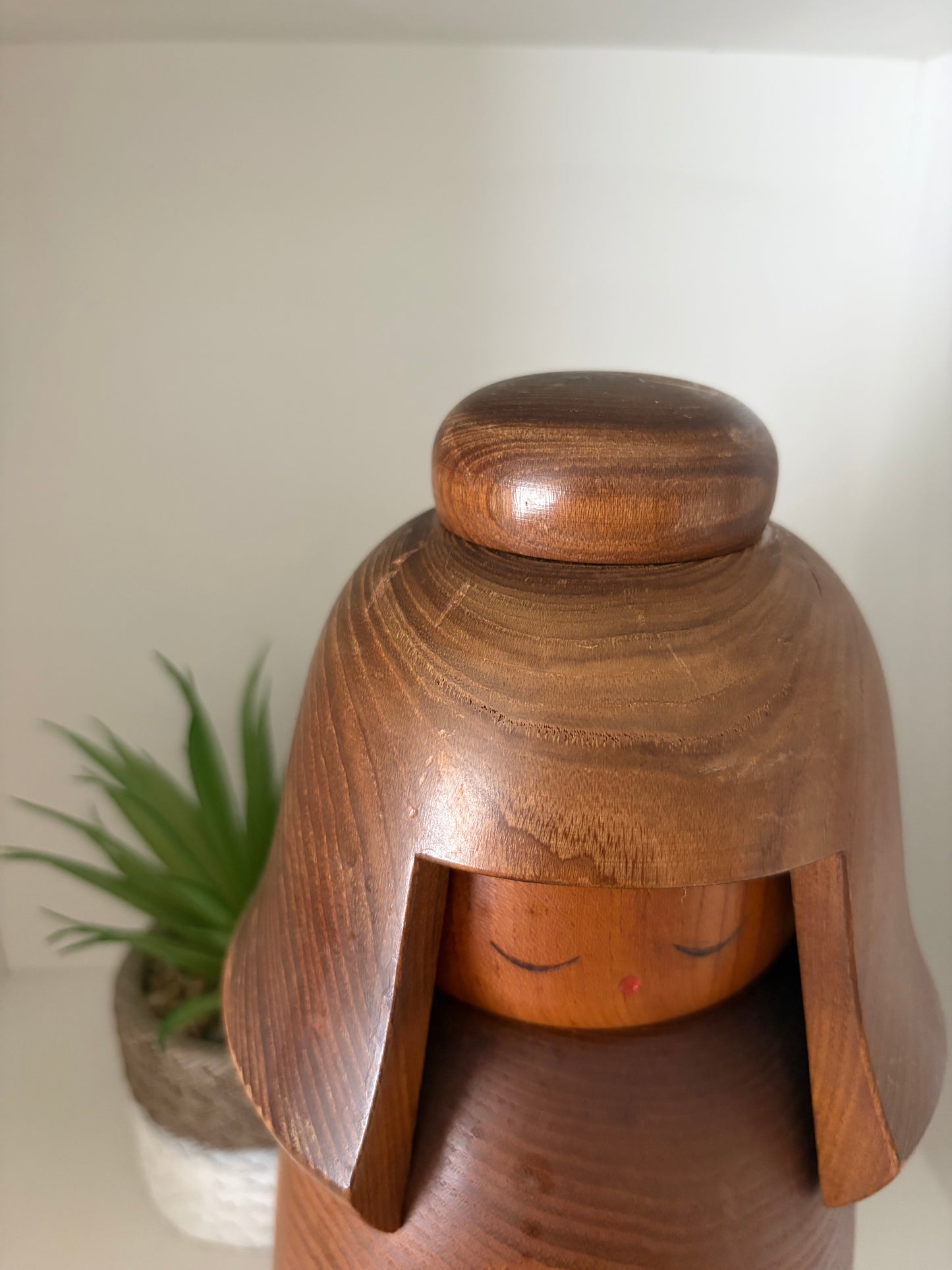Rare vintage Sosaku kokeshi by Aida Seiho (Harumine) (1926-1998)