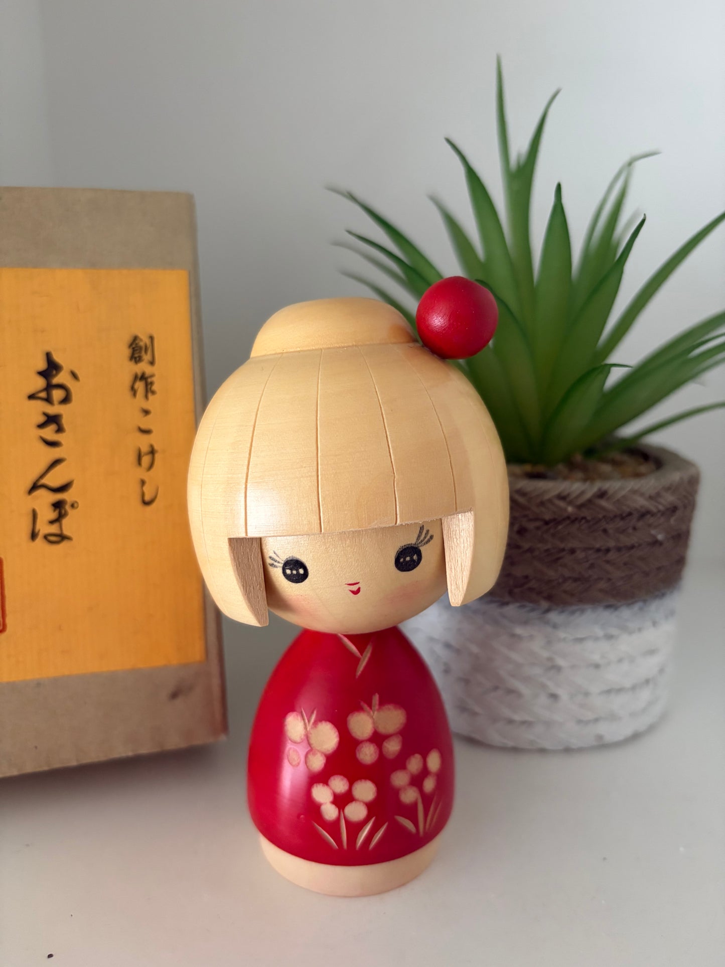Vintage sosaku kokeshi by Fujikawa Shoei