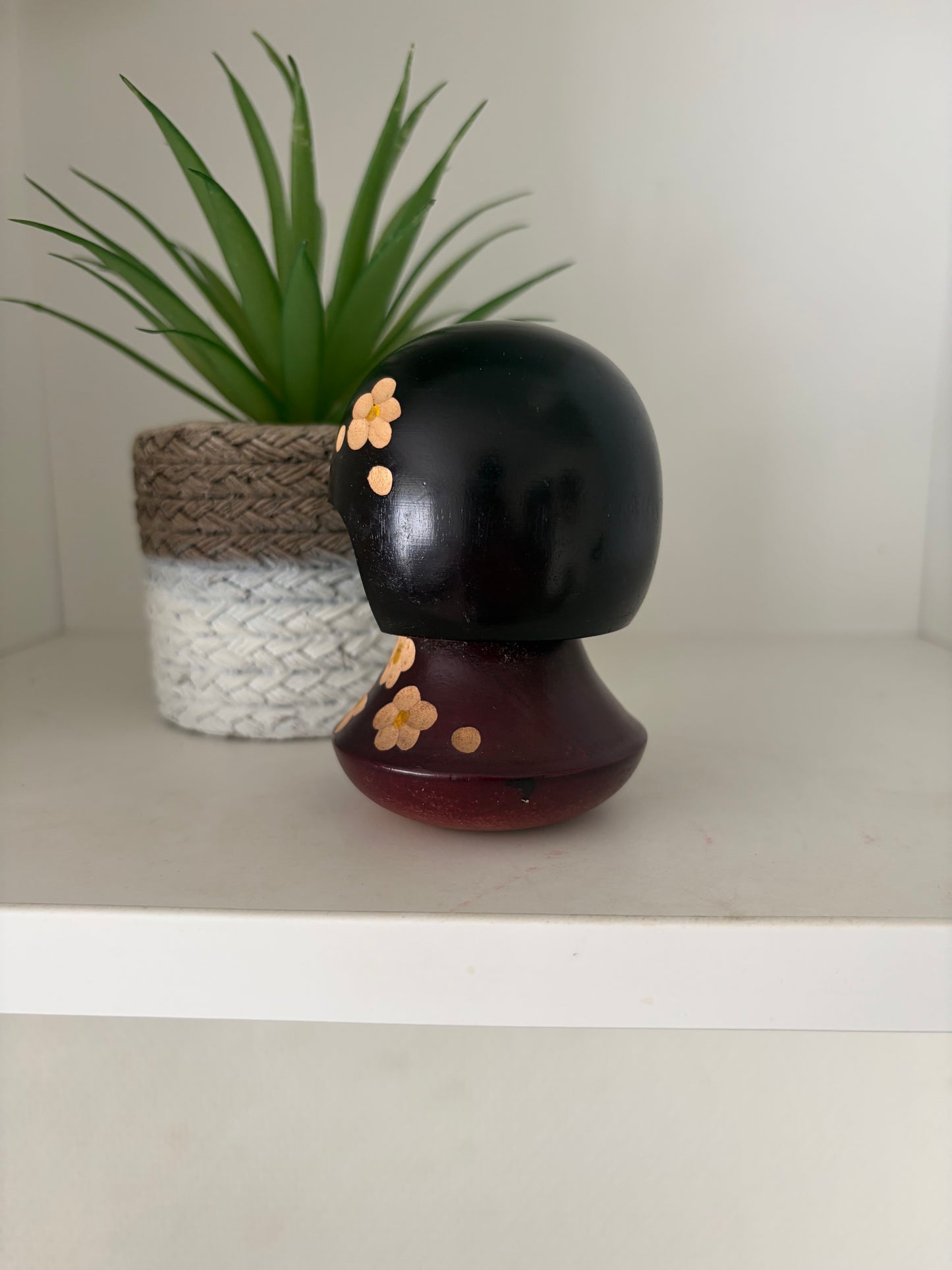 Vintage Sosaku kokeshi by Aoki Ryoka (1931-)