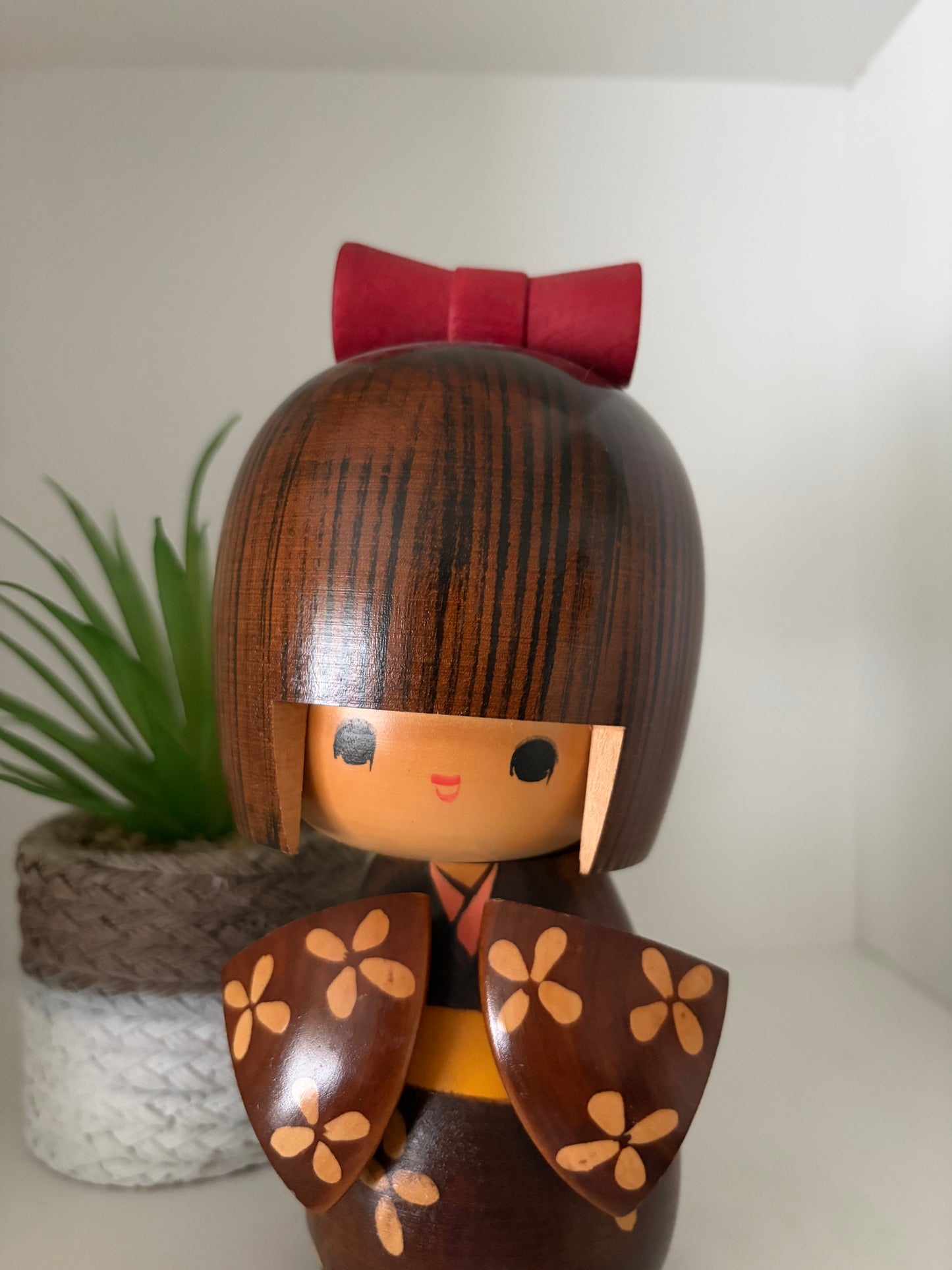 Lovely vintage Sosaku kokeshi by Ishida Tomio