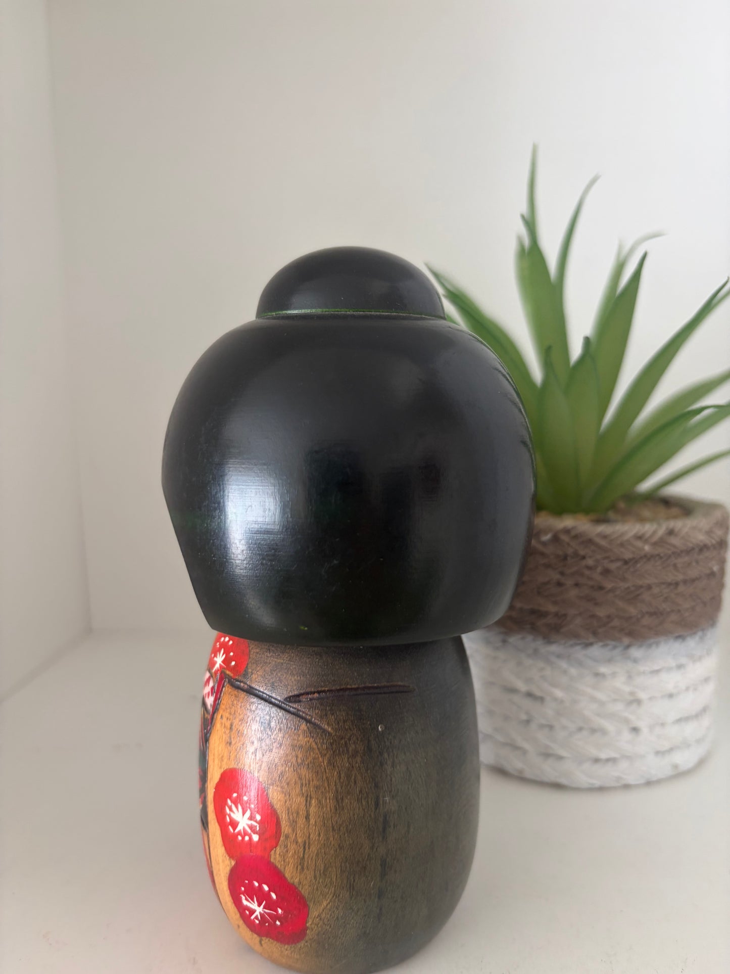 Vintage Gumma kokeshi by Hajime Miyashita (1940-)