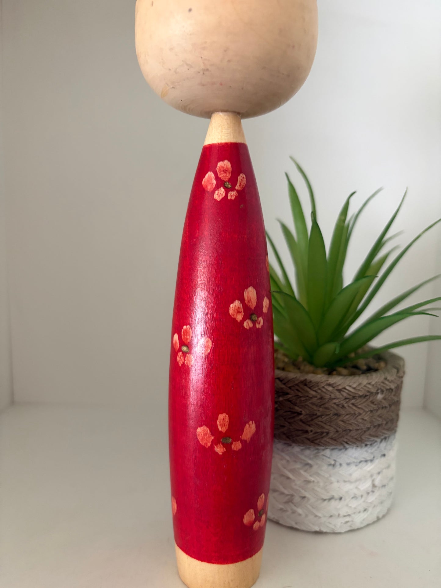 Rare vintage Sosaku kokeshi by Takahashi Hashime (1918-2002)