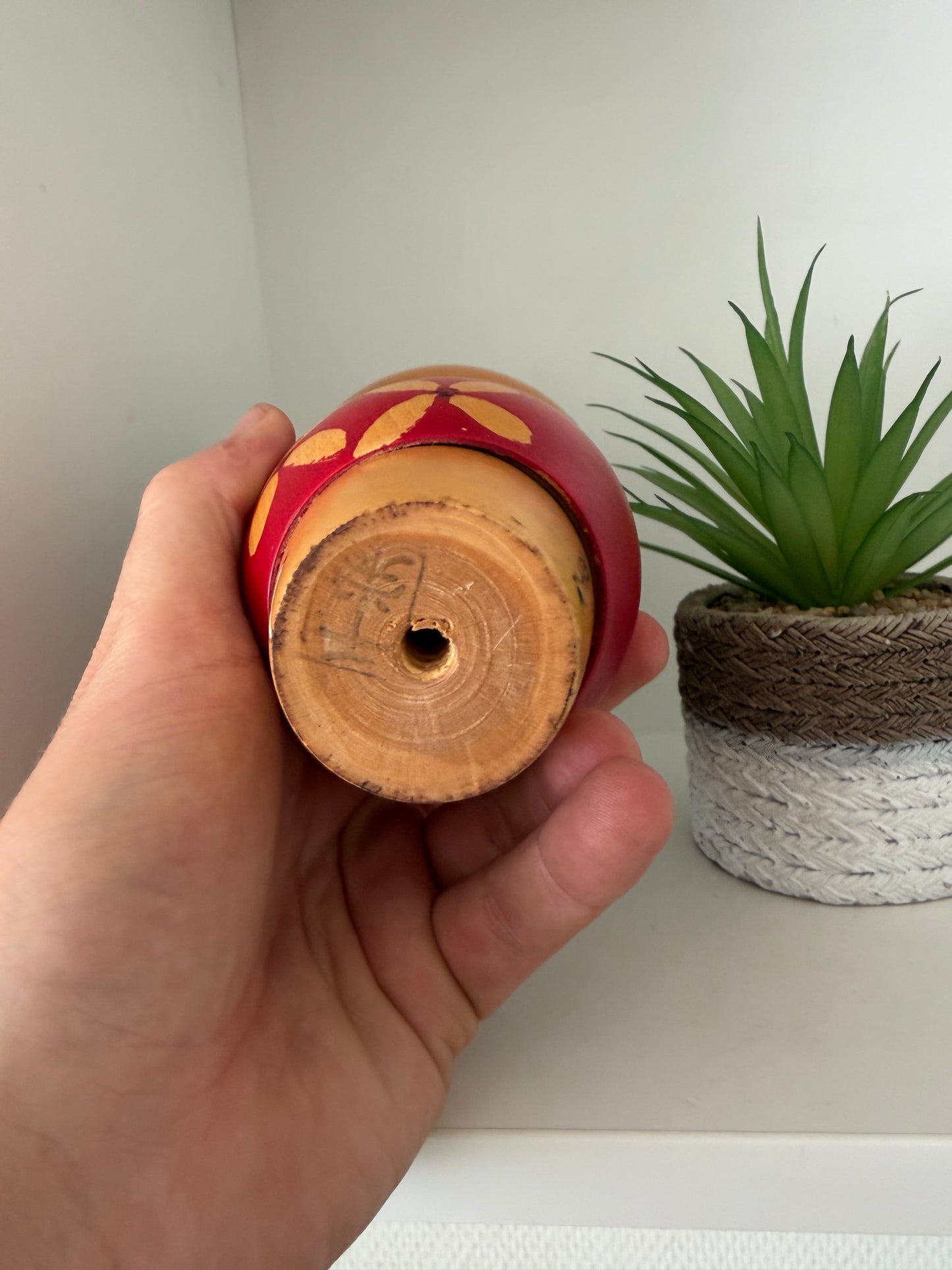 Vintage lovely Sosaku kokeshi by Chie Tamura