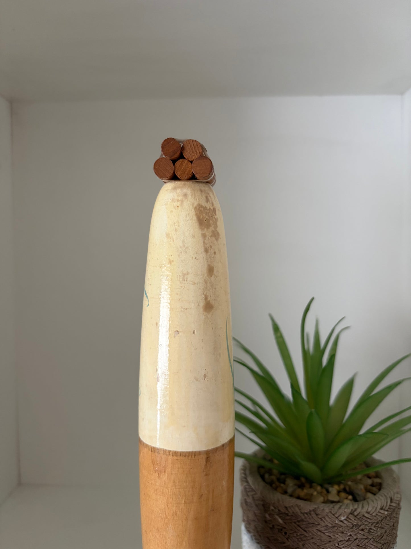 Vintage Sosaku kokeshi by Issetsu Kuribayashi (1924-2011)