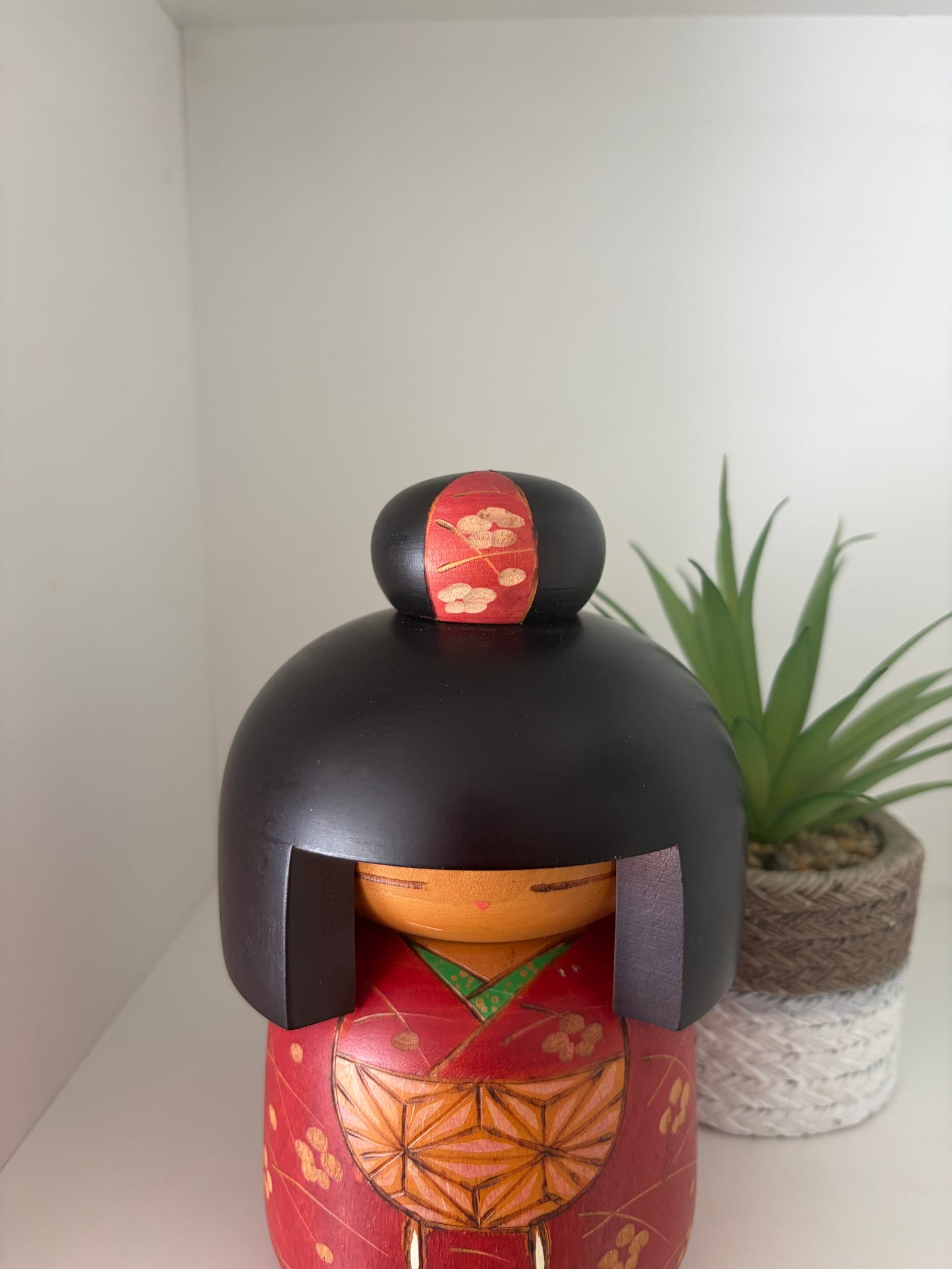 Beautiful vintage Sosaku kokeshi by Koho