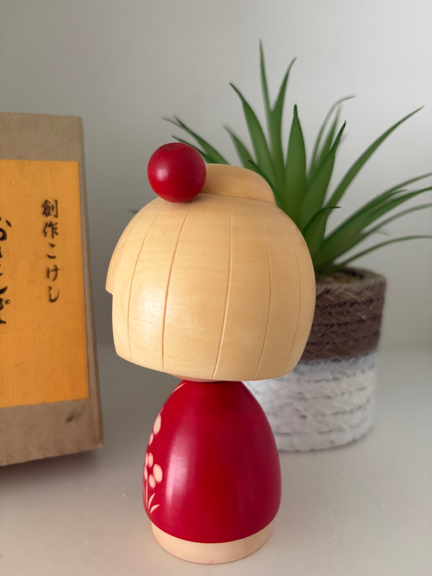 Vintage sosaku kokeshi by Fujikawa Shoei