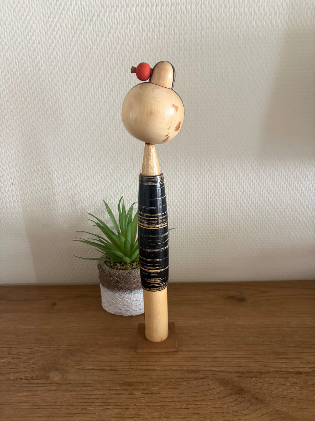 Rare Vintage Sosaku kokeshi by Takanashi Hanpuushi