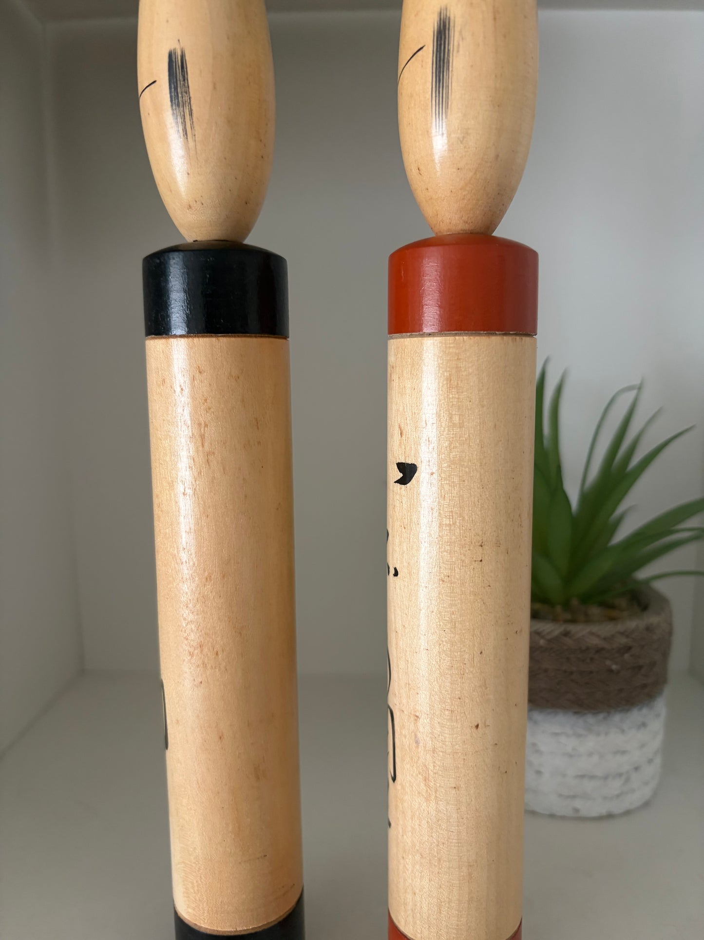 Vintage Sosaku kokeshi by Shido Shozan (1932-1995) - With box