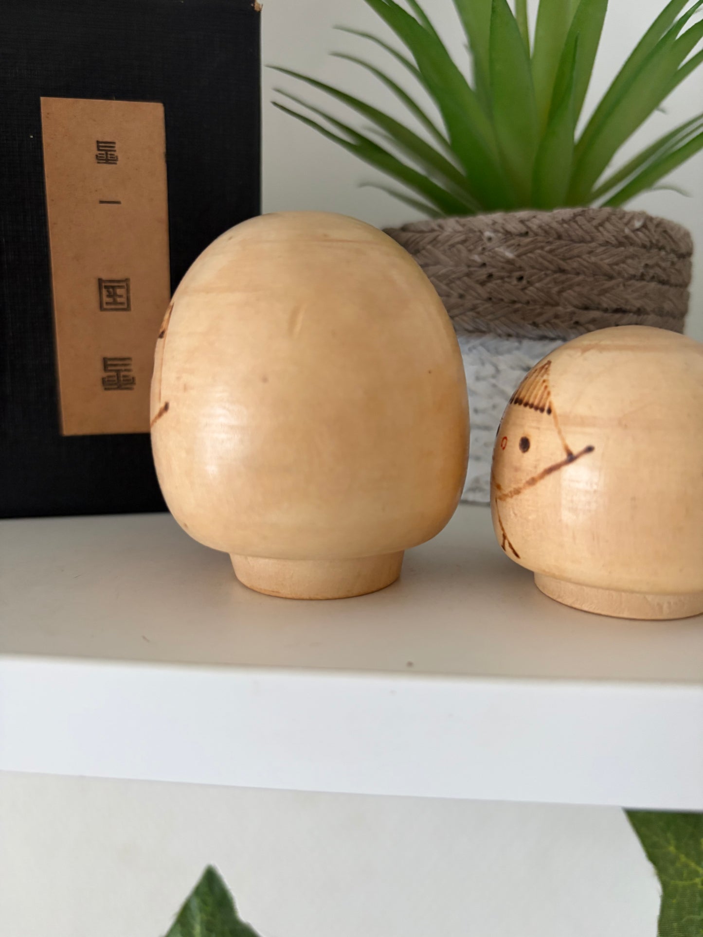 Vintage Sosaku kokeshi by Issetsu Kuribayashi (1924-2011)