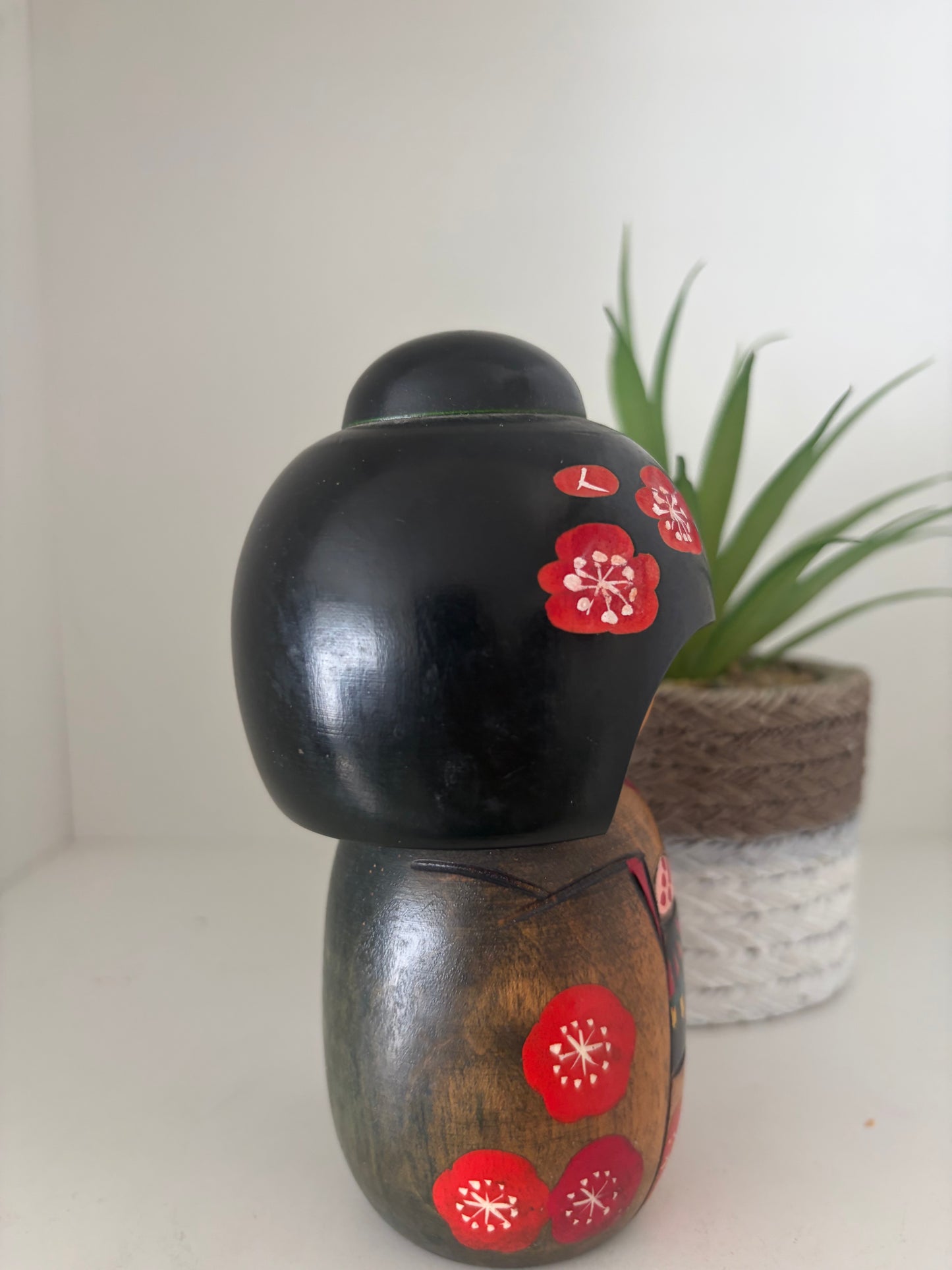 Vintage Gumma kokeshi by Hajime Miyashita (1940-)