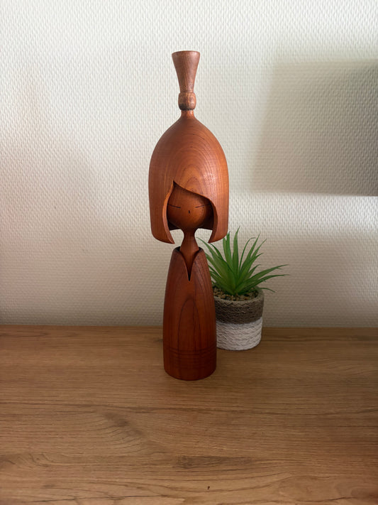 Exclusive Sosaku kokeshi by Shido Shozan (1932-1995)