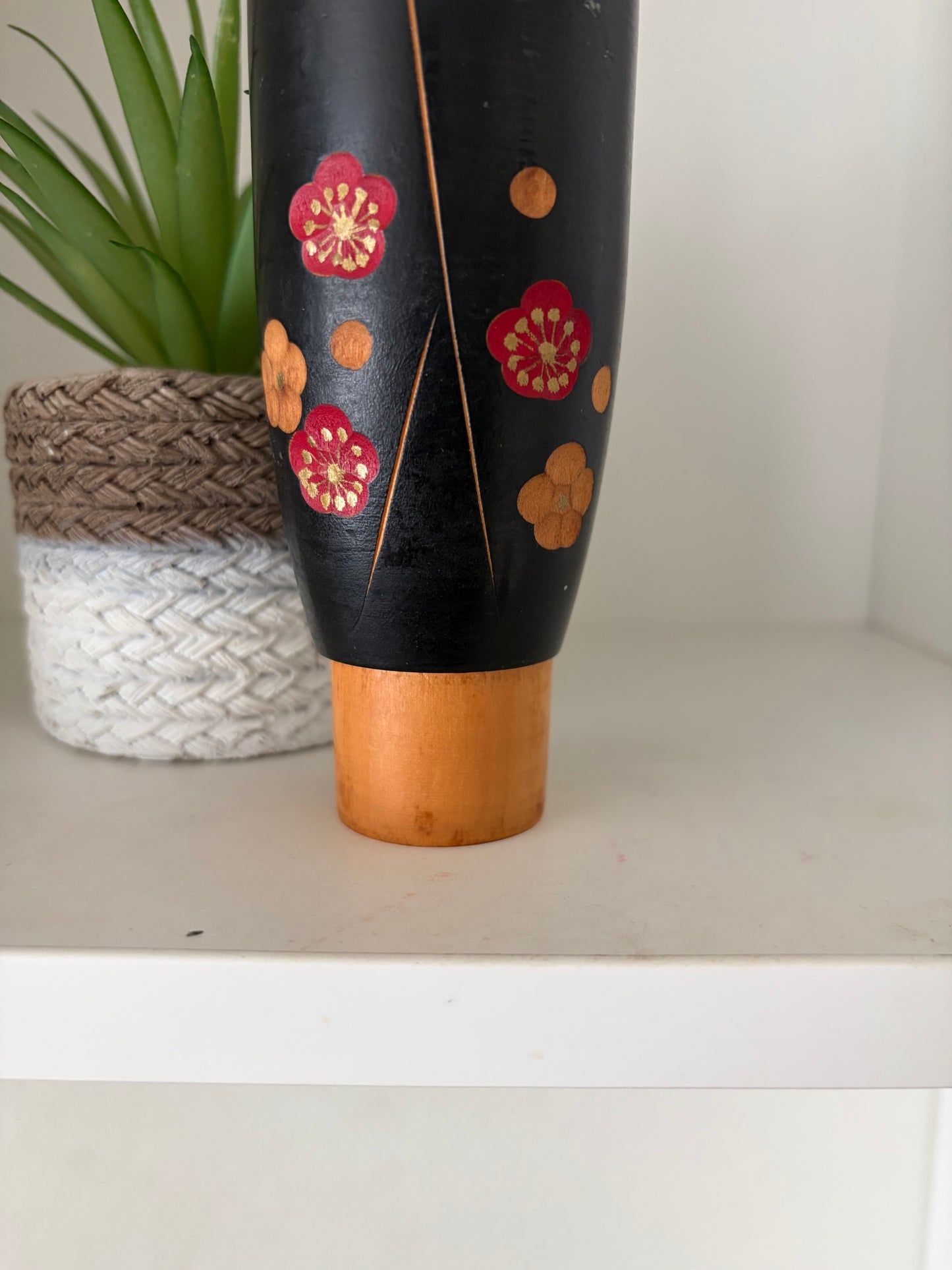 Vintage Sosaku Kokeshi made by Sato Suigai (1920-)