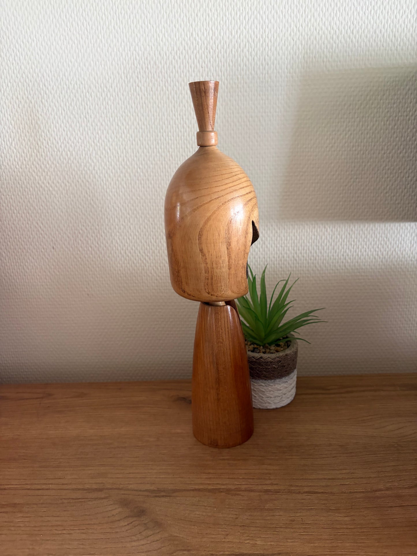 Exclusive Sosaku kokeshi by Shido Shozan (1932-1995)