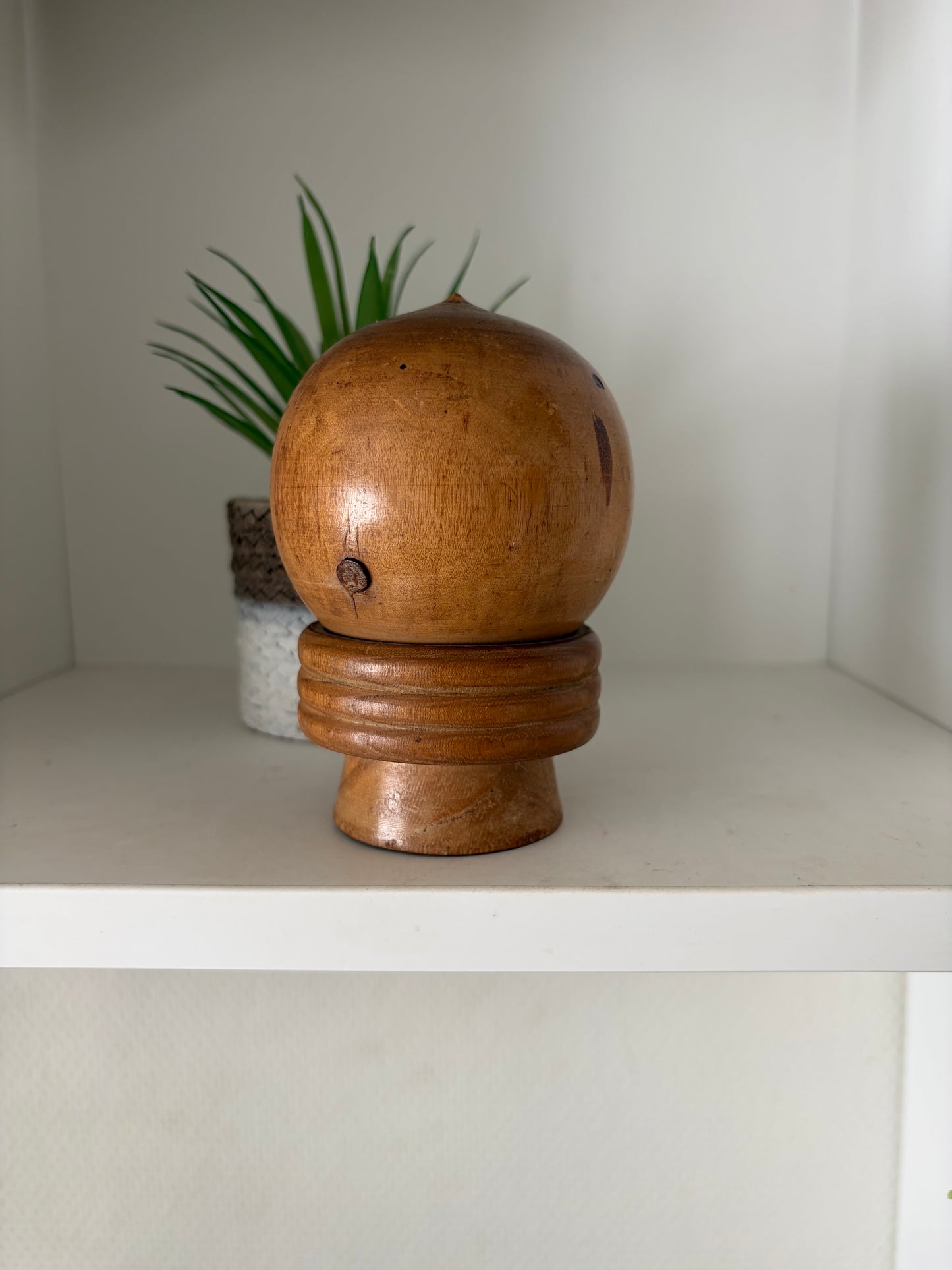 Vintage Sosaku kokeshi most probaly by Ikuyoshi Yokozuka