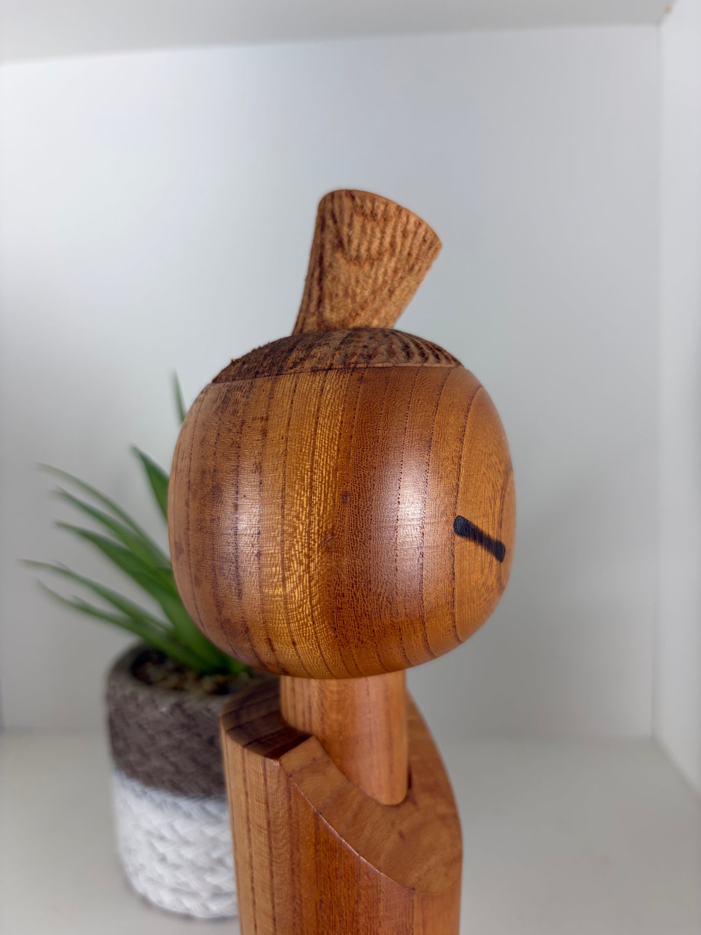 Rare vintage Sosaku kokeshi by Aida Seiho (Harumine) (1926-1998)
