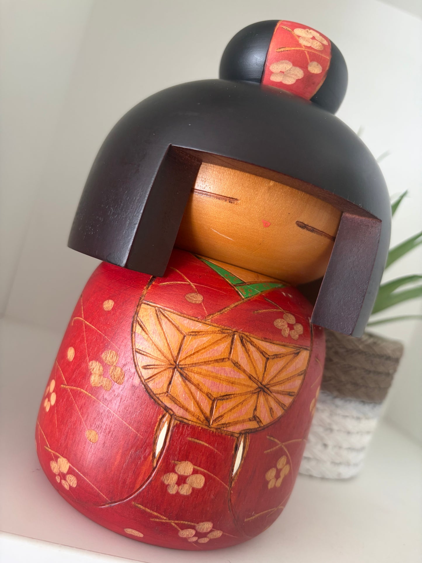 Beautiful vintage Sosaku kokeshi by Koho