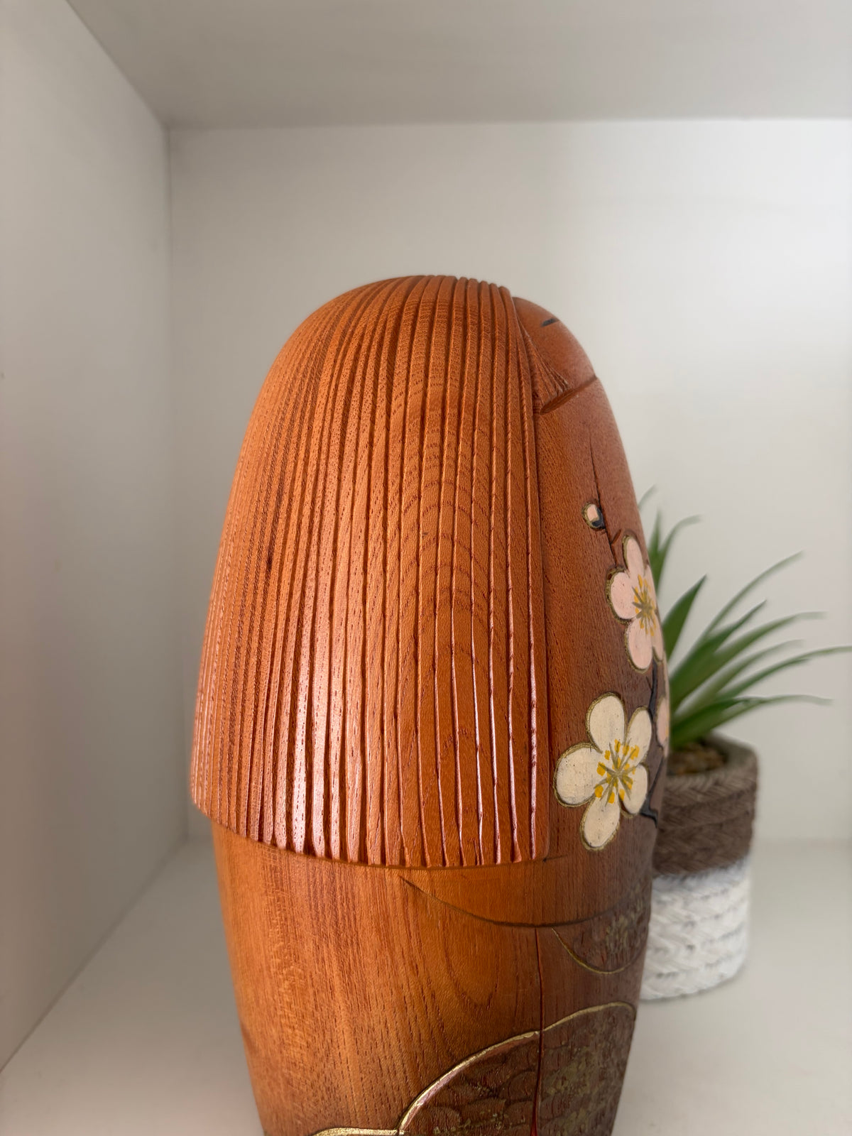 Exclusive Sosaku kokeshi by Aoki Ryoka (1931-)