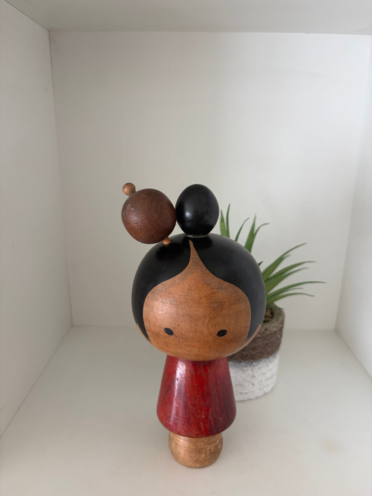 Very rare vintage Sosaku kokeshi by Issetsu Kuribayashi (1924 - 2011)