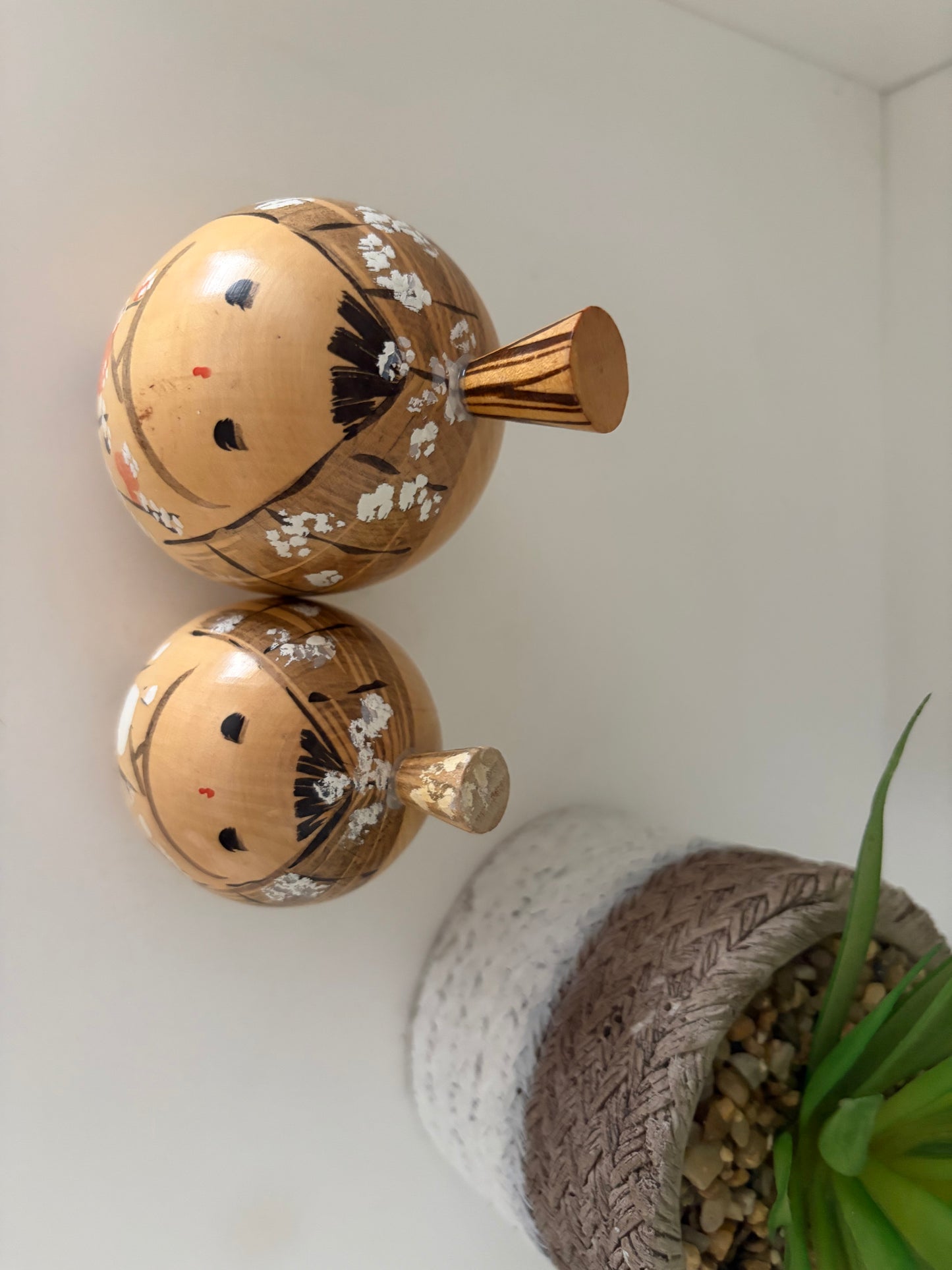 Cute set vintage Sosaku kokesh.