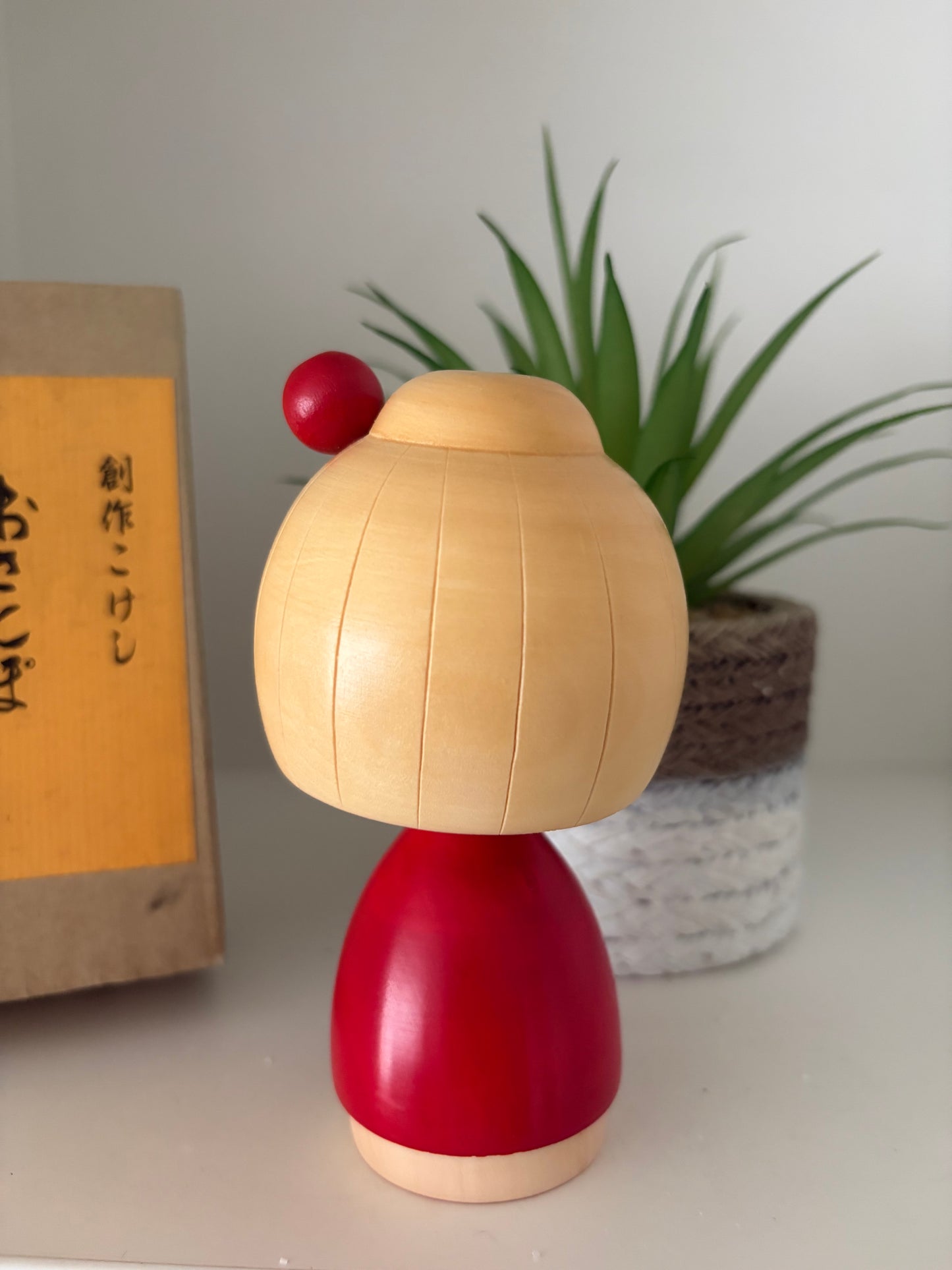 Vintage sosaku kokeshi by Fujikawa Shoei