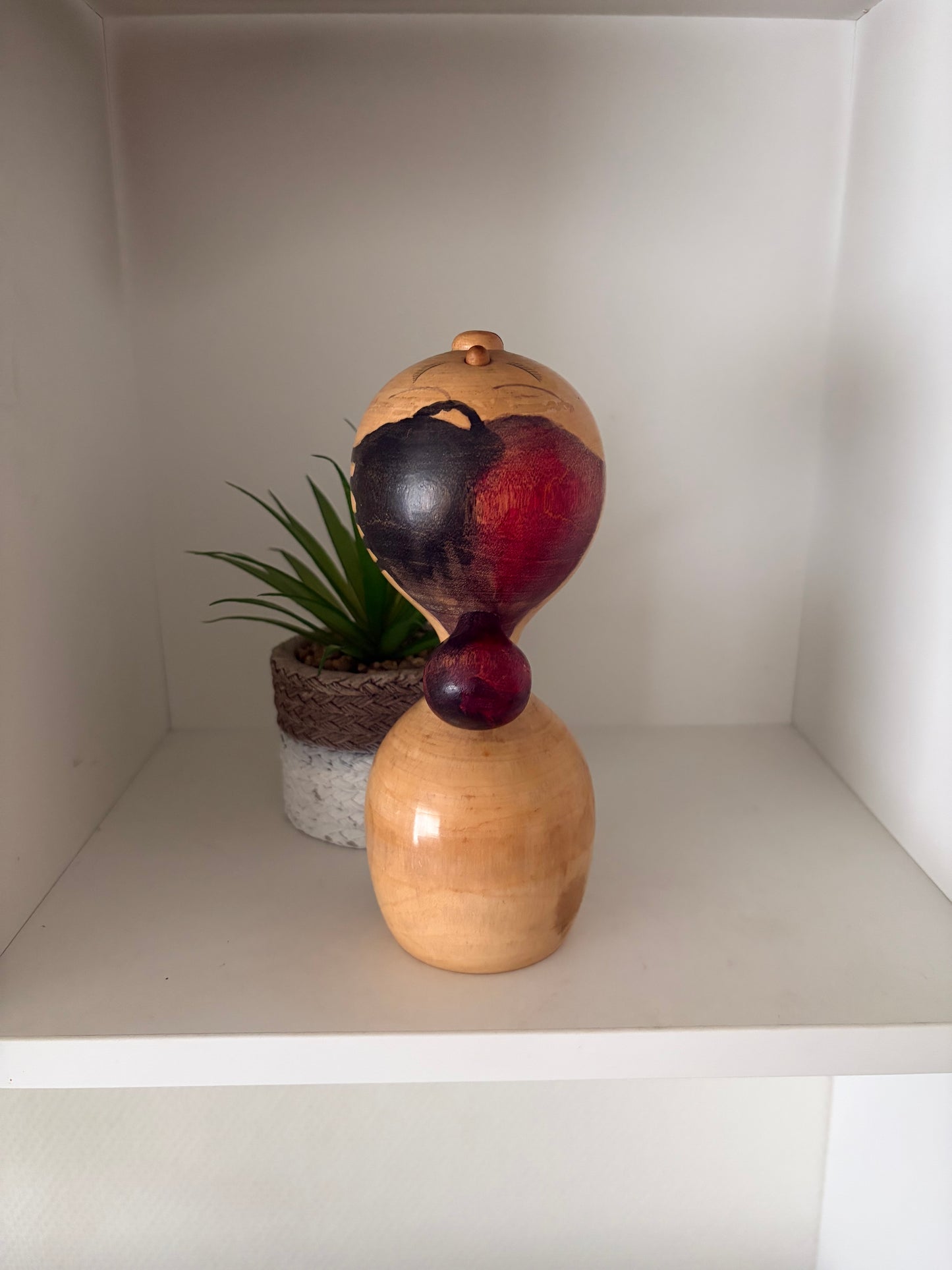 Exclusive Sosaku kokeshi by Tanaka Harumasa (1916-1966)