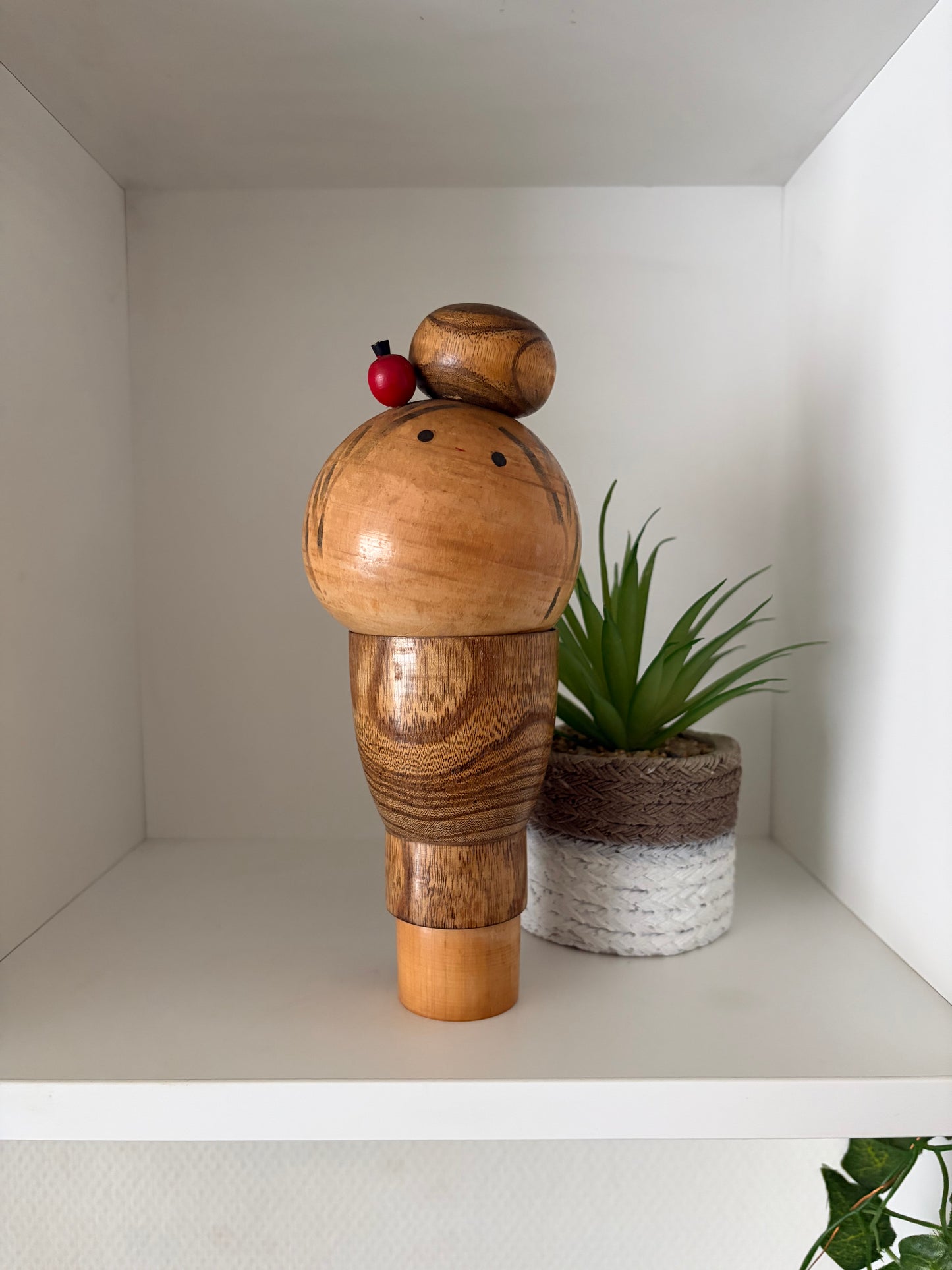 Vintage Sosaku kokeshi by Yajima Suiho (1915-)