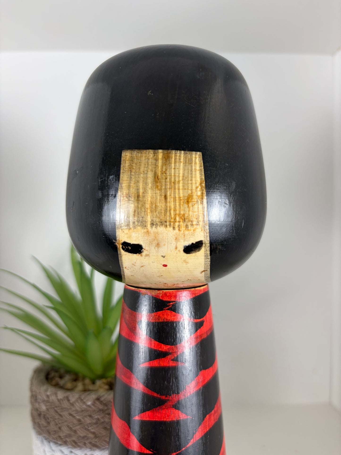 Vintage Sosaku kokeshi by Hideo Ishihara (1925-1999)