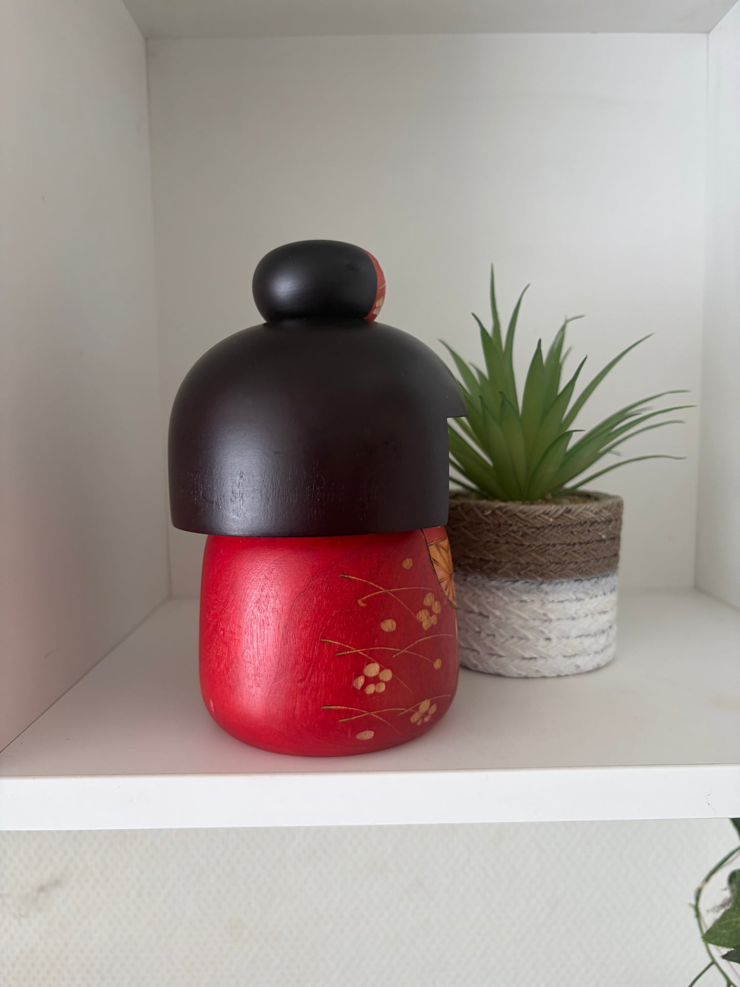 Beautiful vintage Sosaku kokeshi by Koho