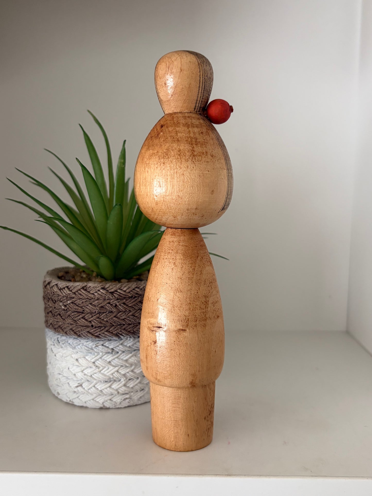 Lovely vintage Sosaku kokeshi by Isamu Yamakawa