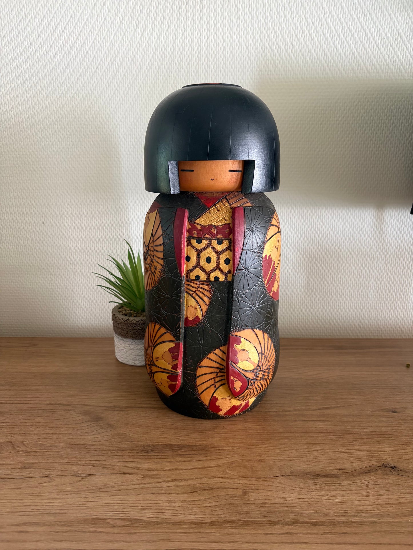 Rare vintage Gumma kokeshi by Inosuke Kobayashi (1931-)