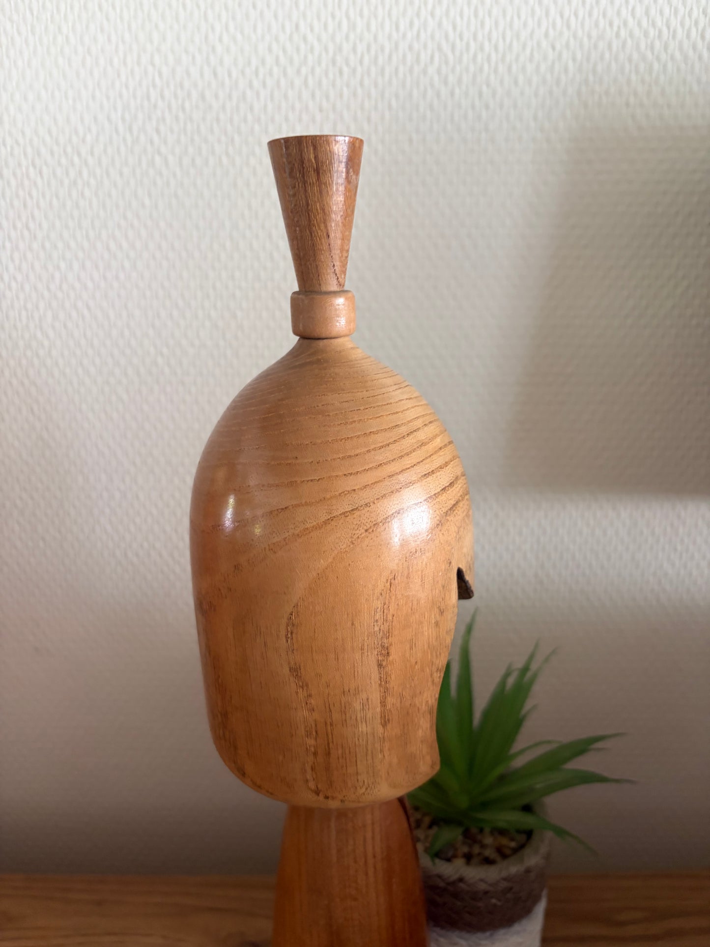 Exclusive Sosaku kokeshi by Shido Shozan (1932-1995)