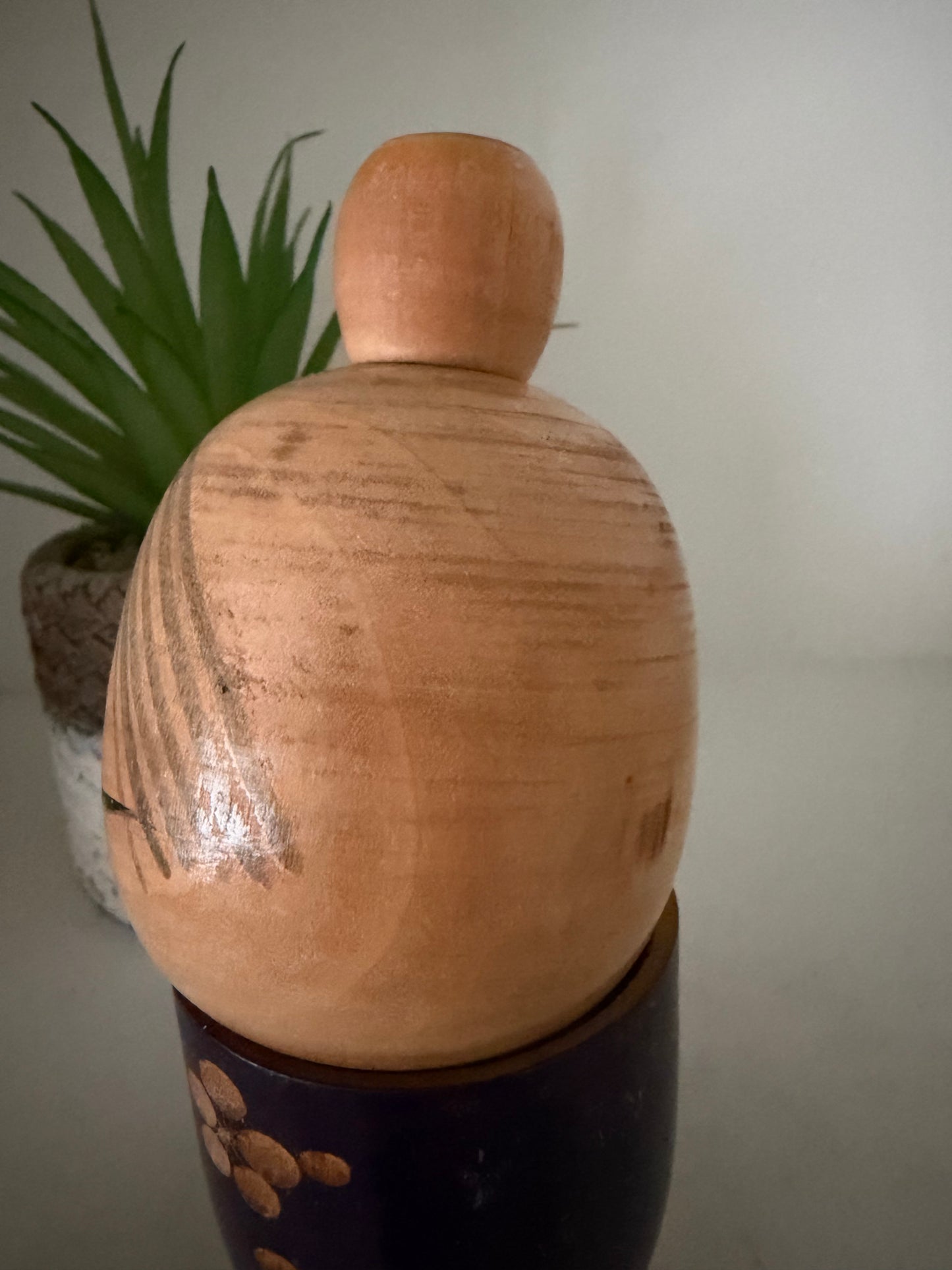 Vintage Sosaku kokeshi by Sato Suigai (1920-)