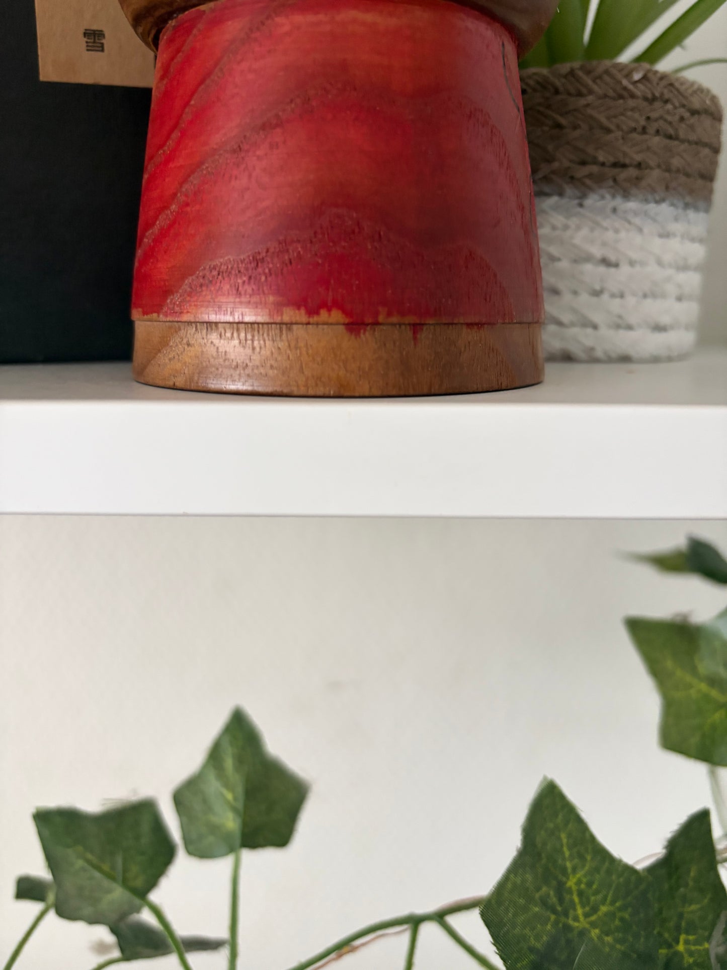 Exclusive vintage Sosaku kokeshi by Issetsu Kuribayashi (1924-2011)
