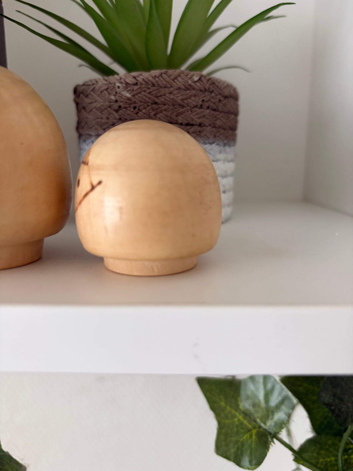 Vintage Sosaku kokeshi by Issetsu Kuribayashi (1924-2011)