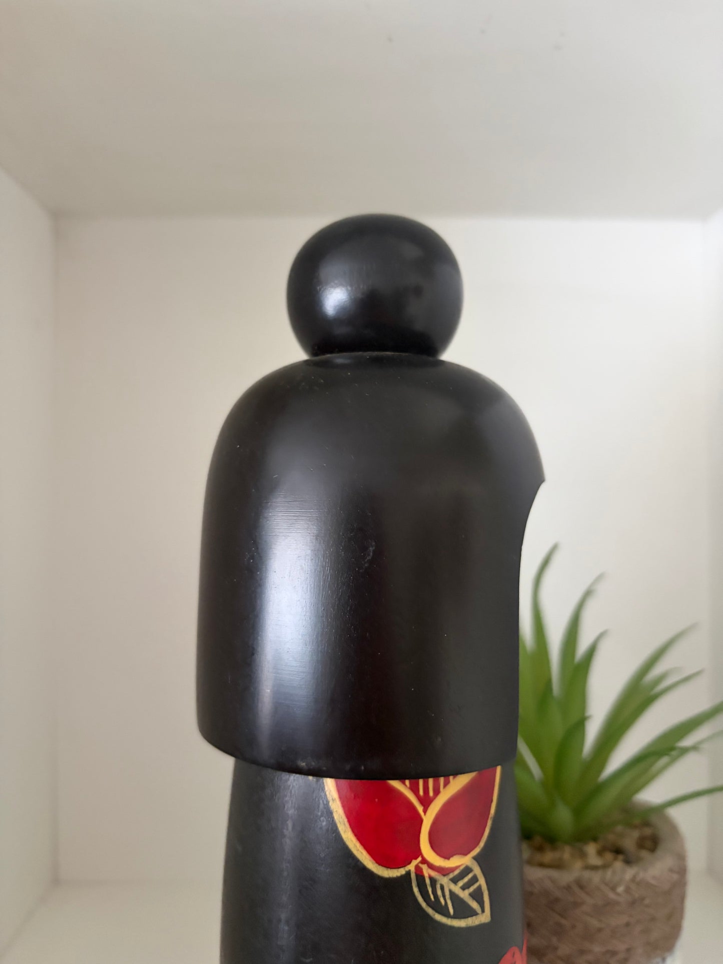 Vintage Gumma kokeshi by Hajime Miyashita (1940-)