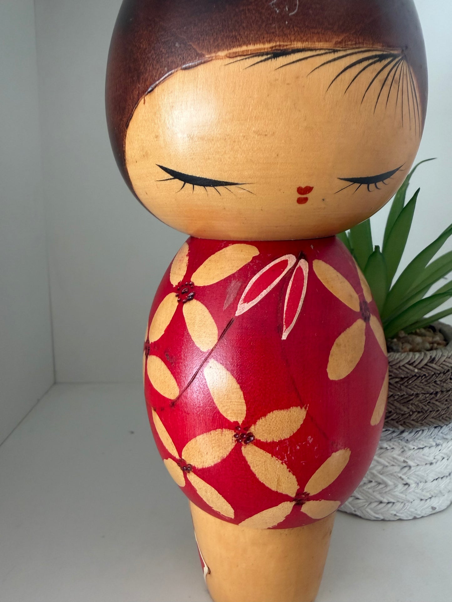 Vintage lovely Sosaku kokeshi by Chie Tamura