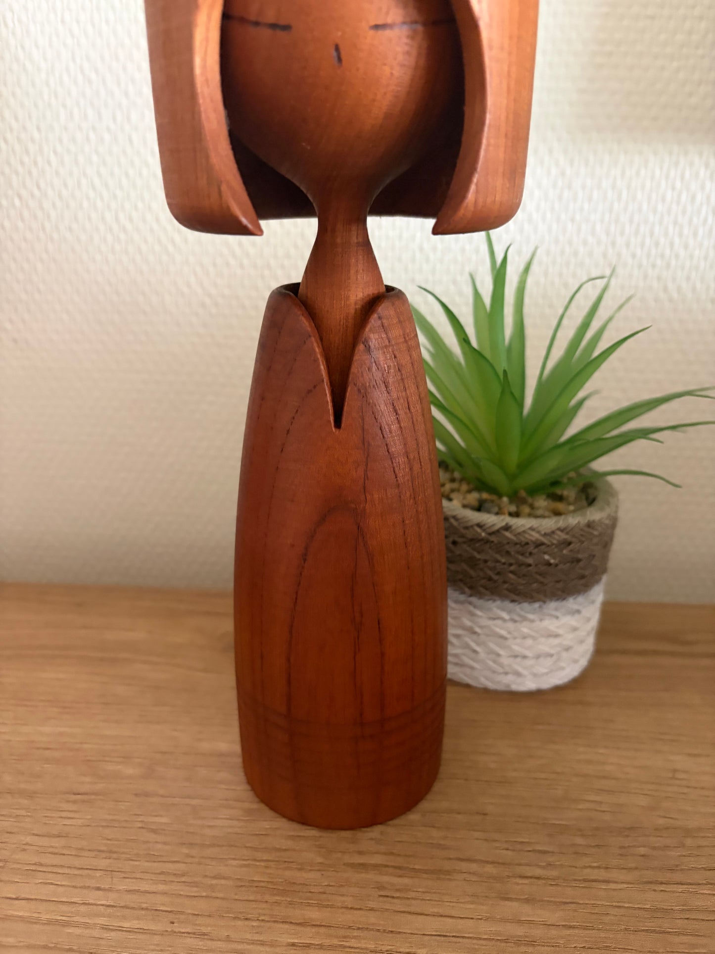 Exclusive Sosaku kokeshi by Shido Shozan (1932-1995)