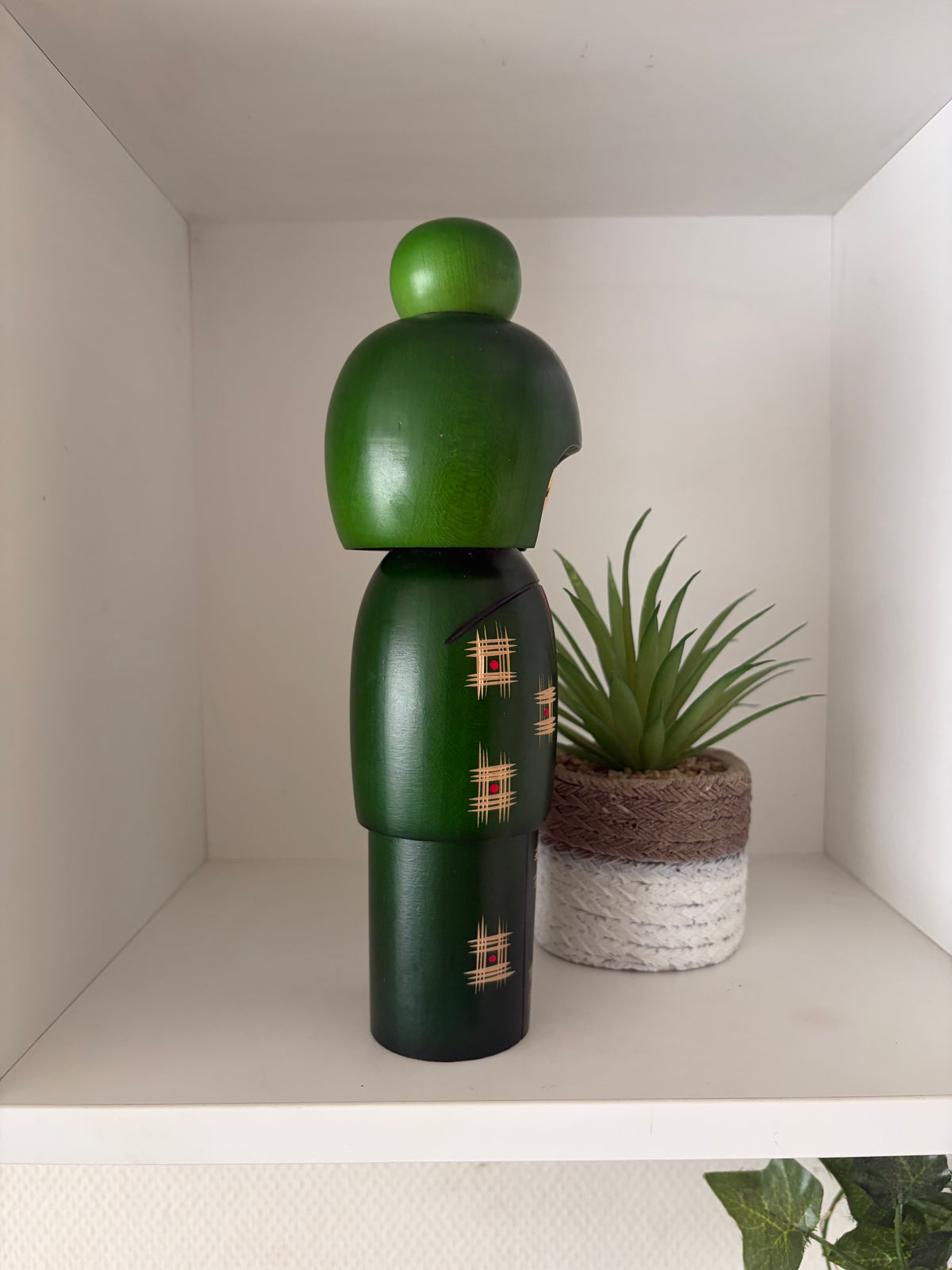 Vintage Gumma kokeshi by Hajime Miyashita (1940-)