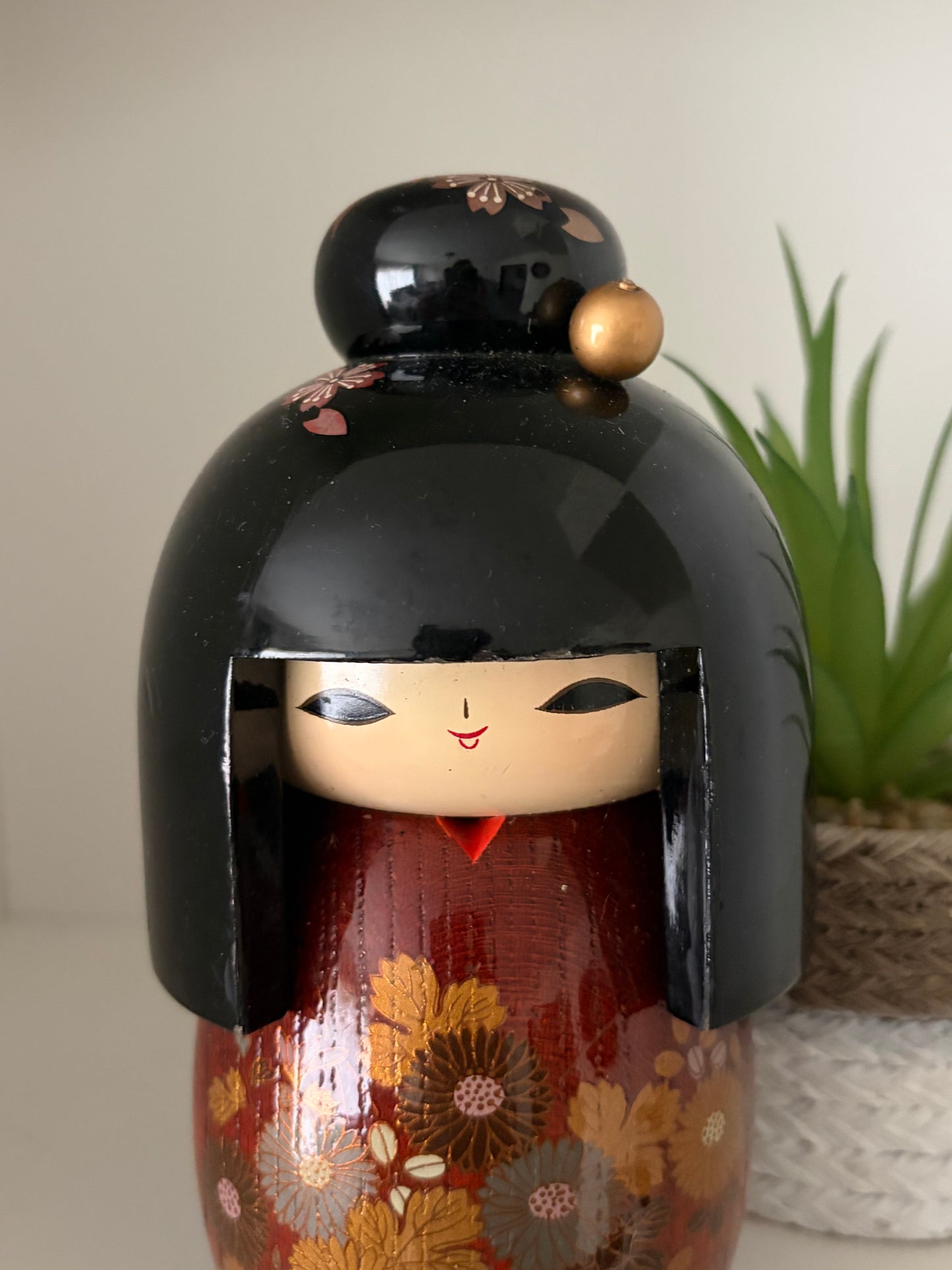 Beautiful vintage lacquer Sosaku kokeshi