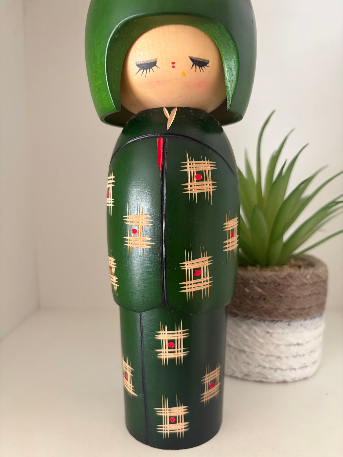 Vintage Gumma kokeshi by Hajime Miyashita (1940-)