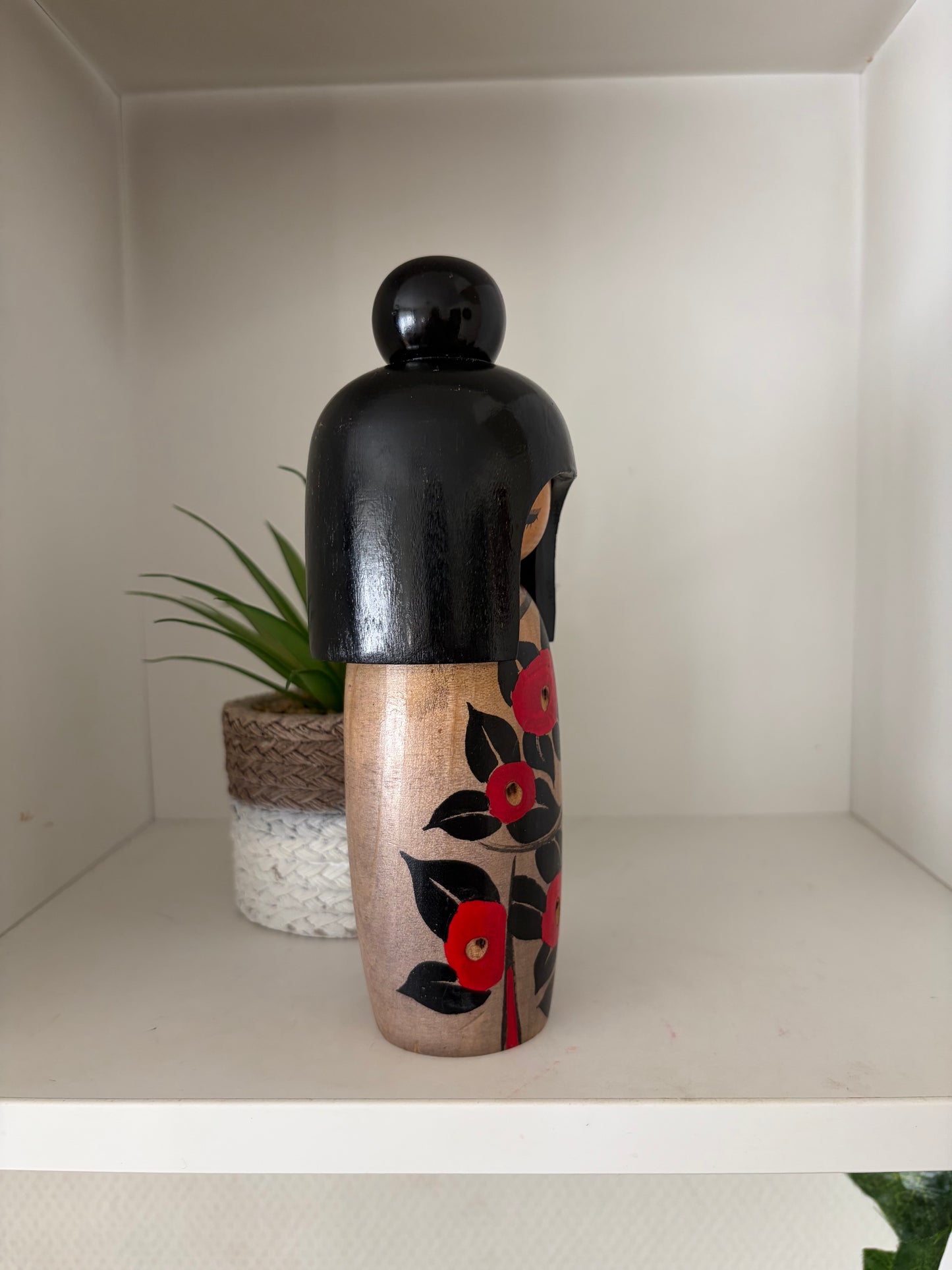 Vintage Gumma kokeshi by Hajime Miyashita (1940-)