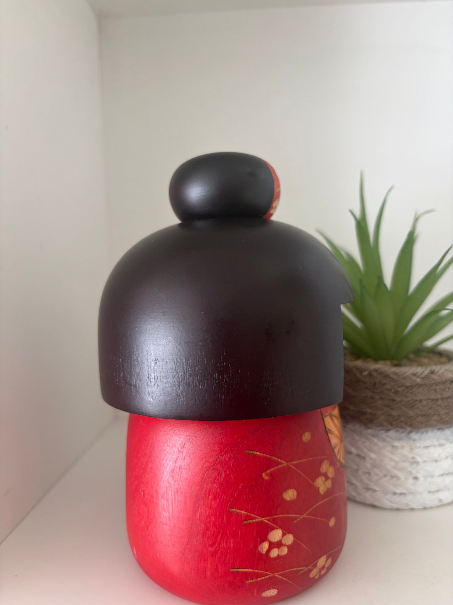 Beautiful vintage Sosaku kokeshi by Koho