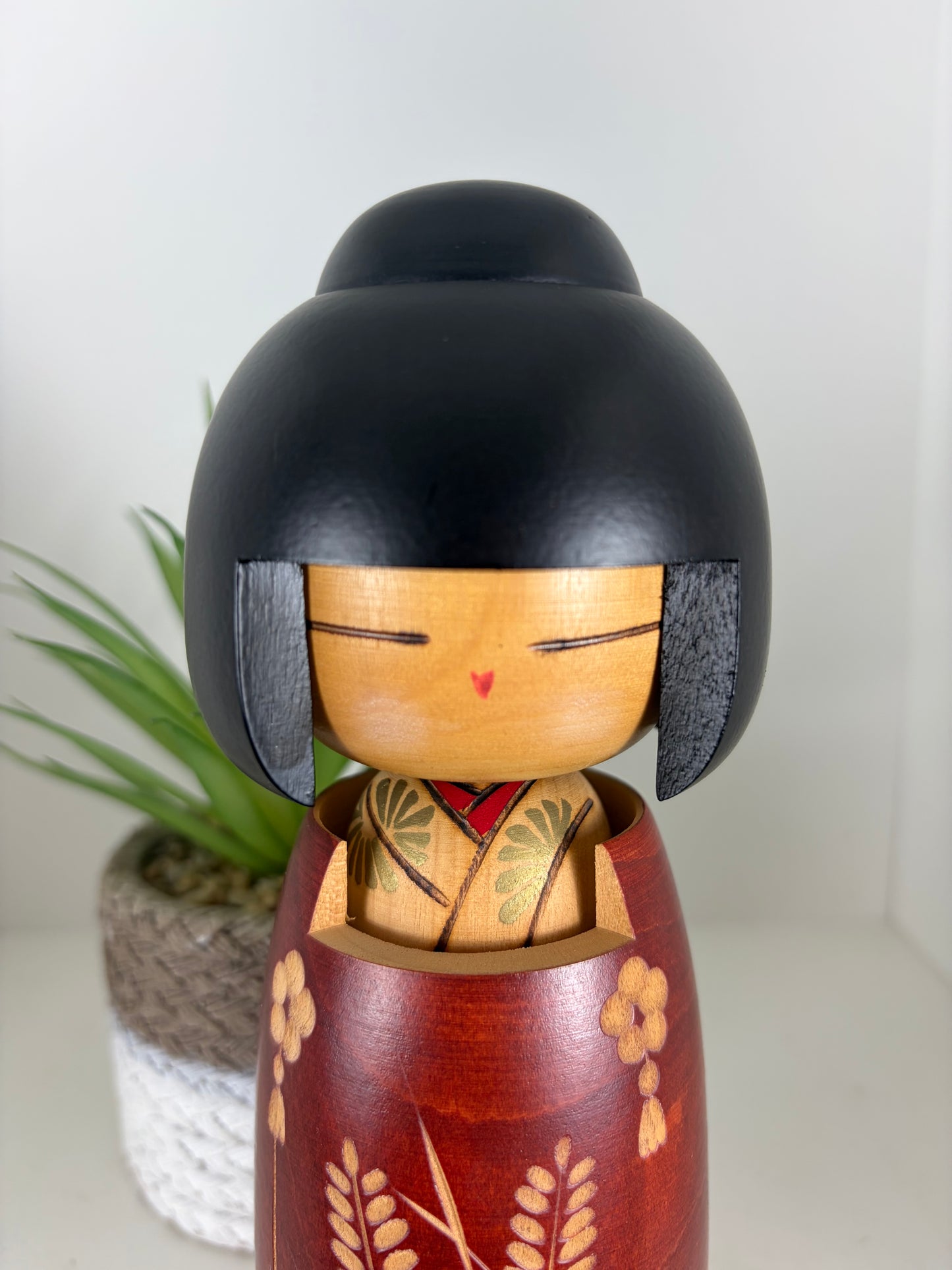 Vintage Sosaku kokeshi by Sato Suigai (1920-)