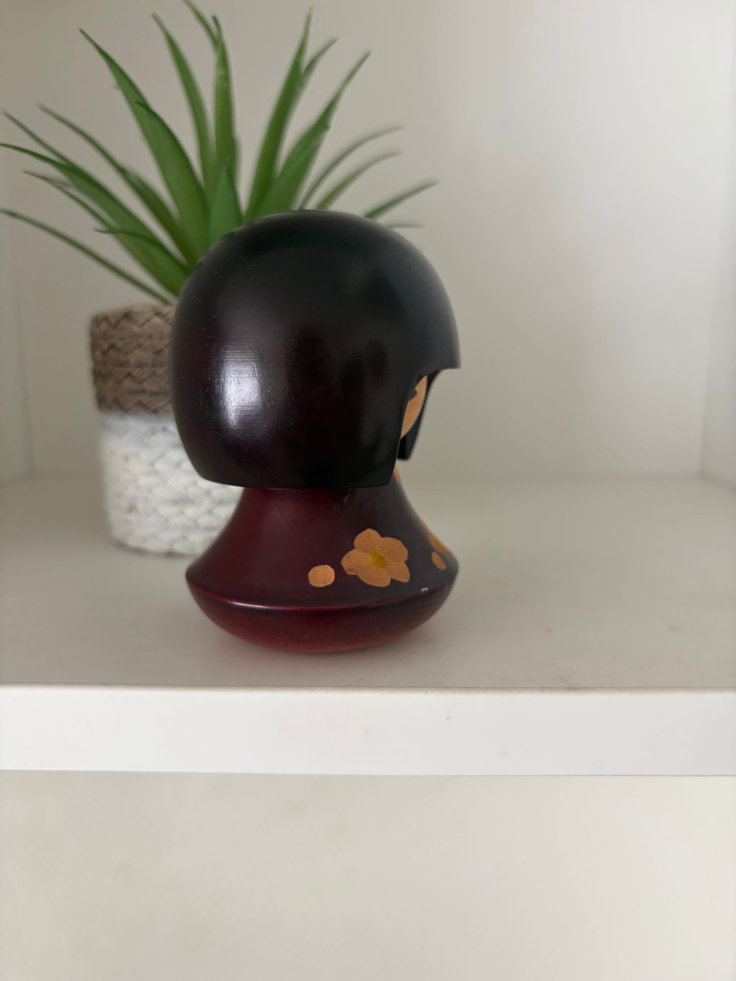 Vintage Sosaku kokeshi by Aoki Ryoka (1931-)